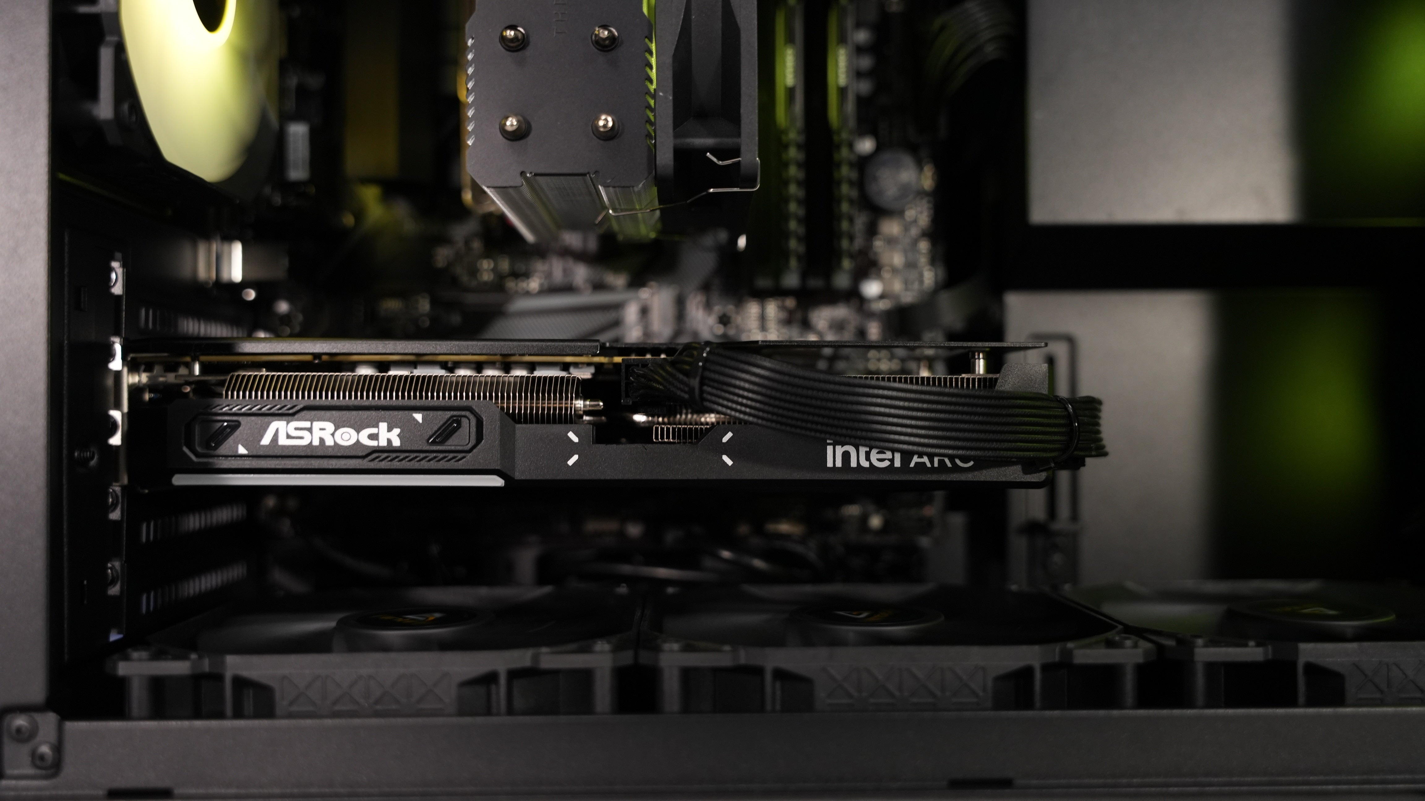 Ryzen 5 5600 + Intel Arc B580 Gaming PC