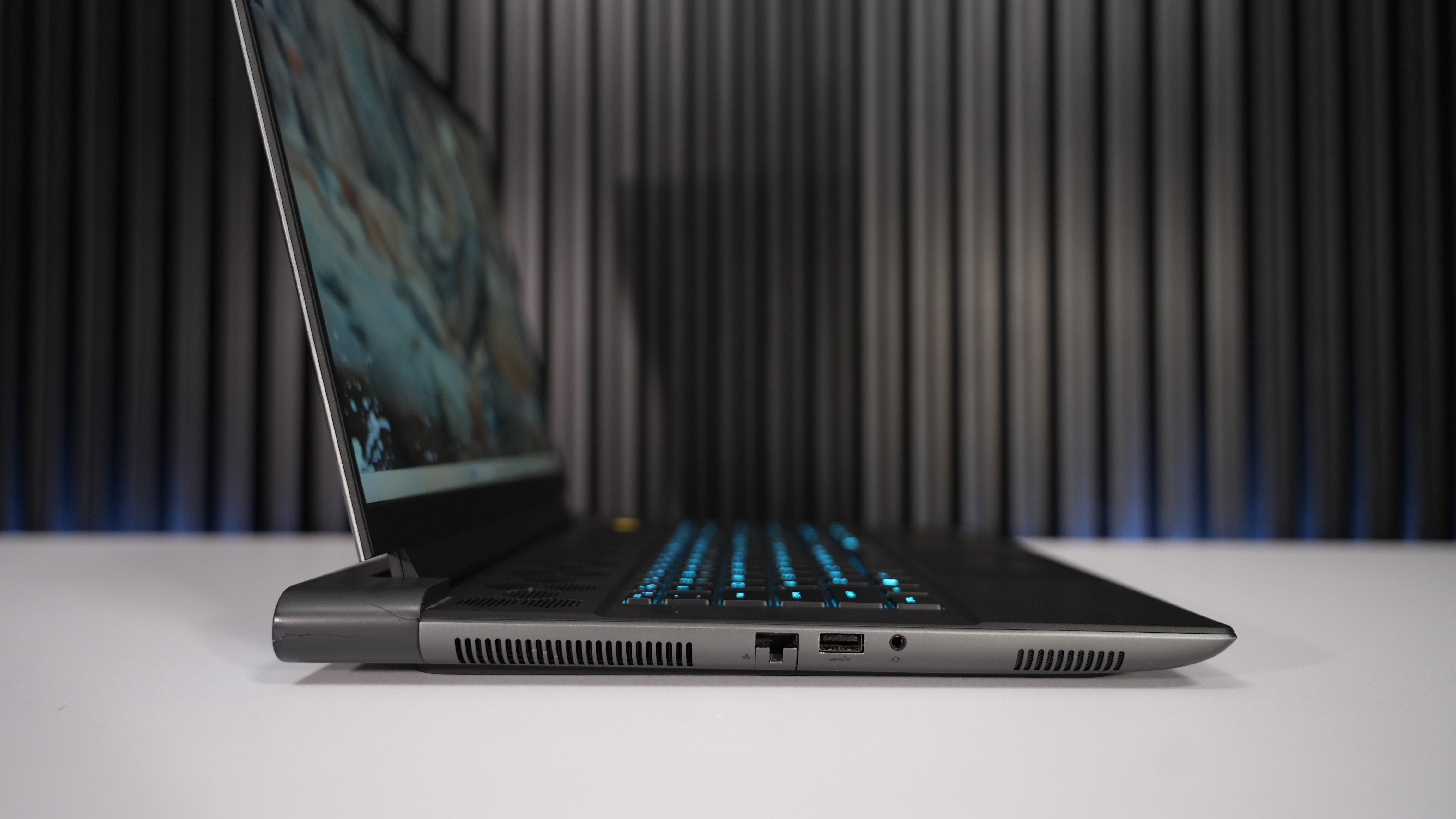 Intel i7 13700HX + RTX 4070 Gaming Laptop