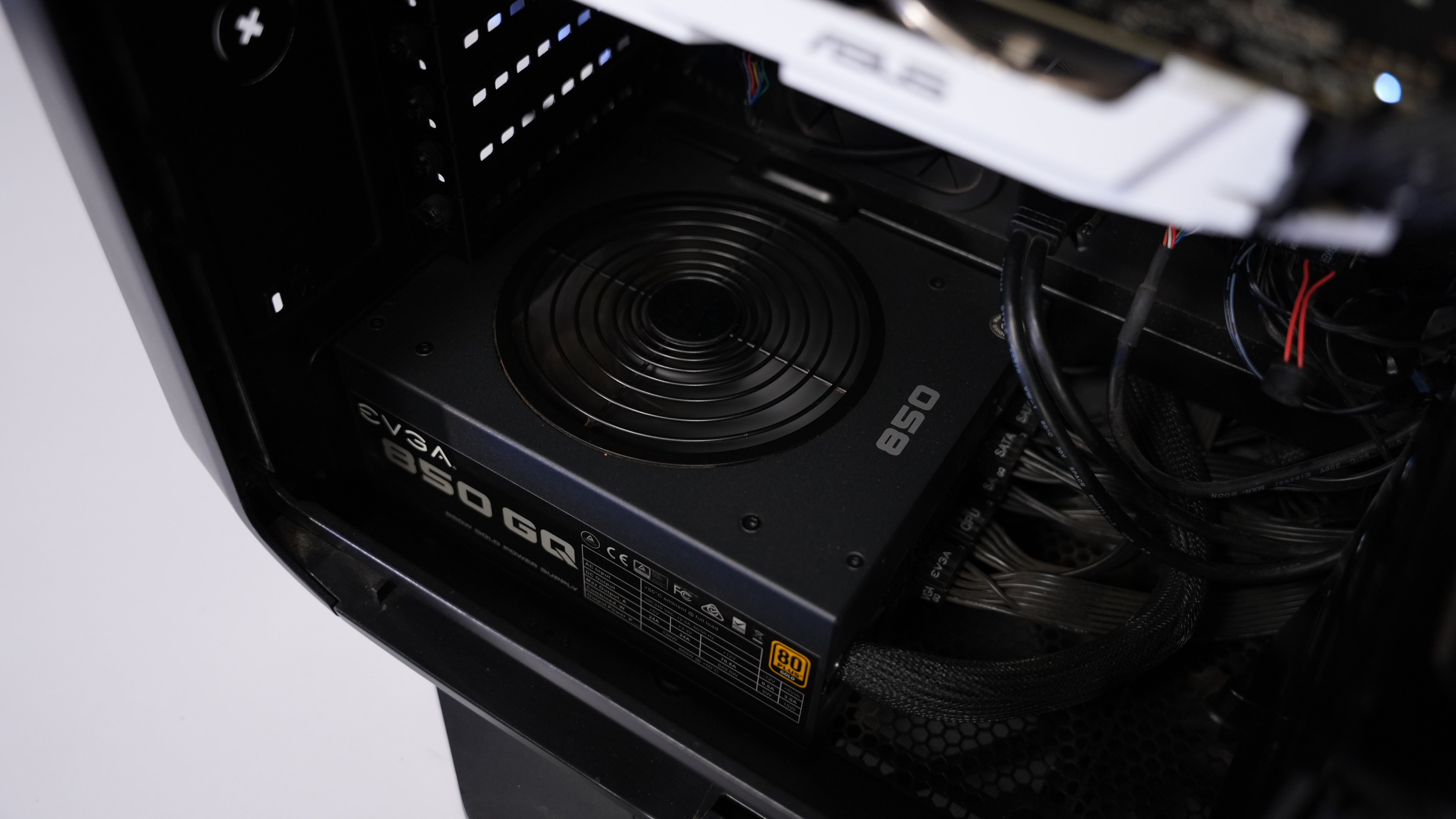 Intel i7 7700K + GTX 1060 Budget Gaming PC