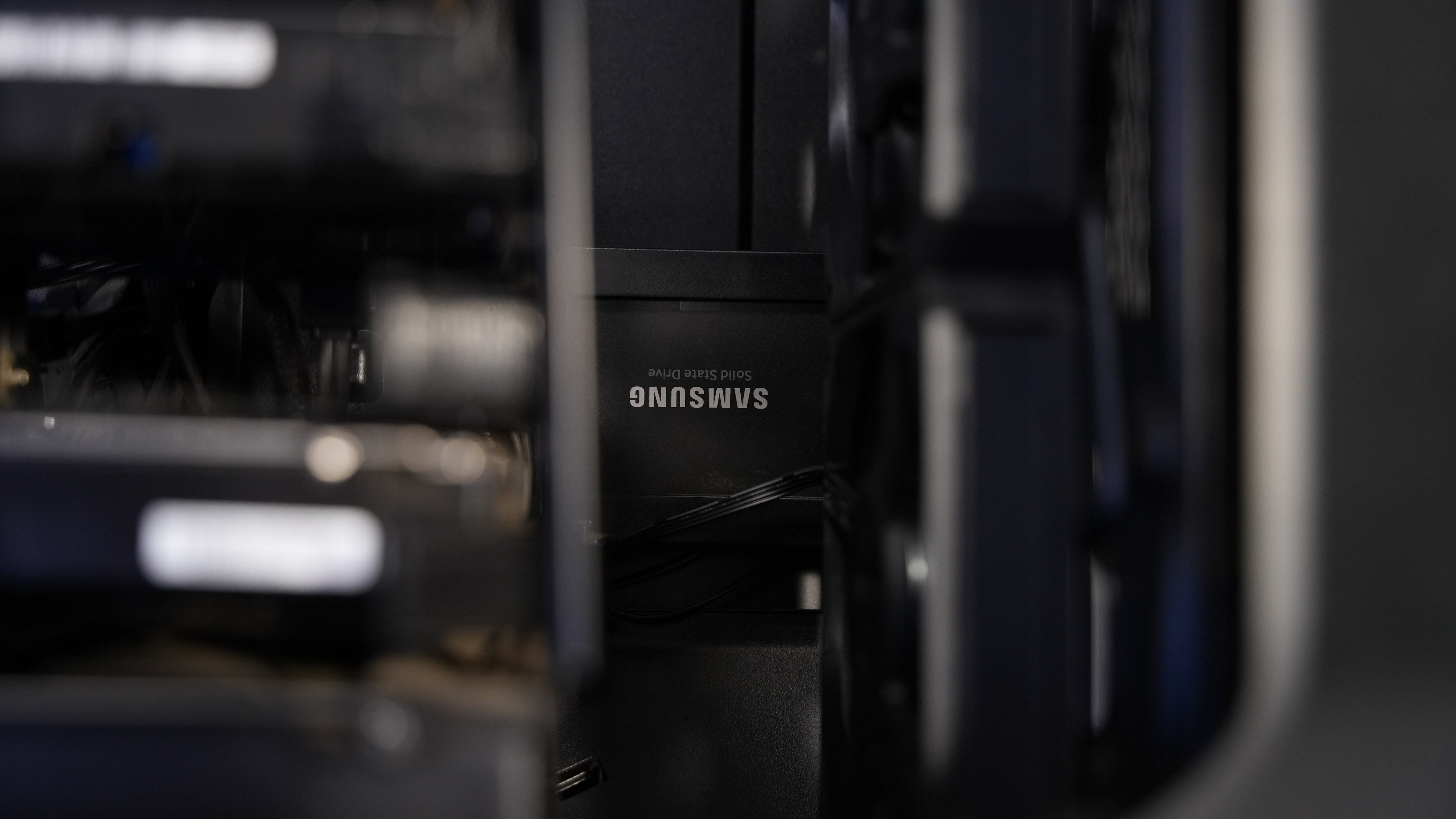 Intel i7 7700K + GTX 1060 Budget Gaming PC