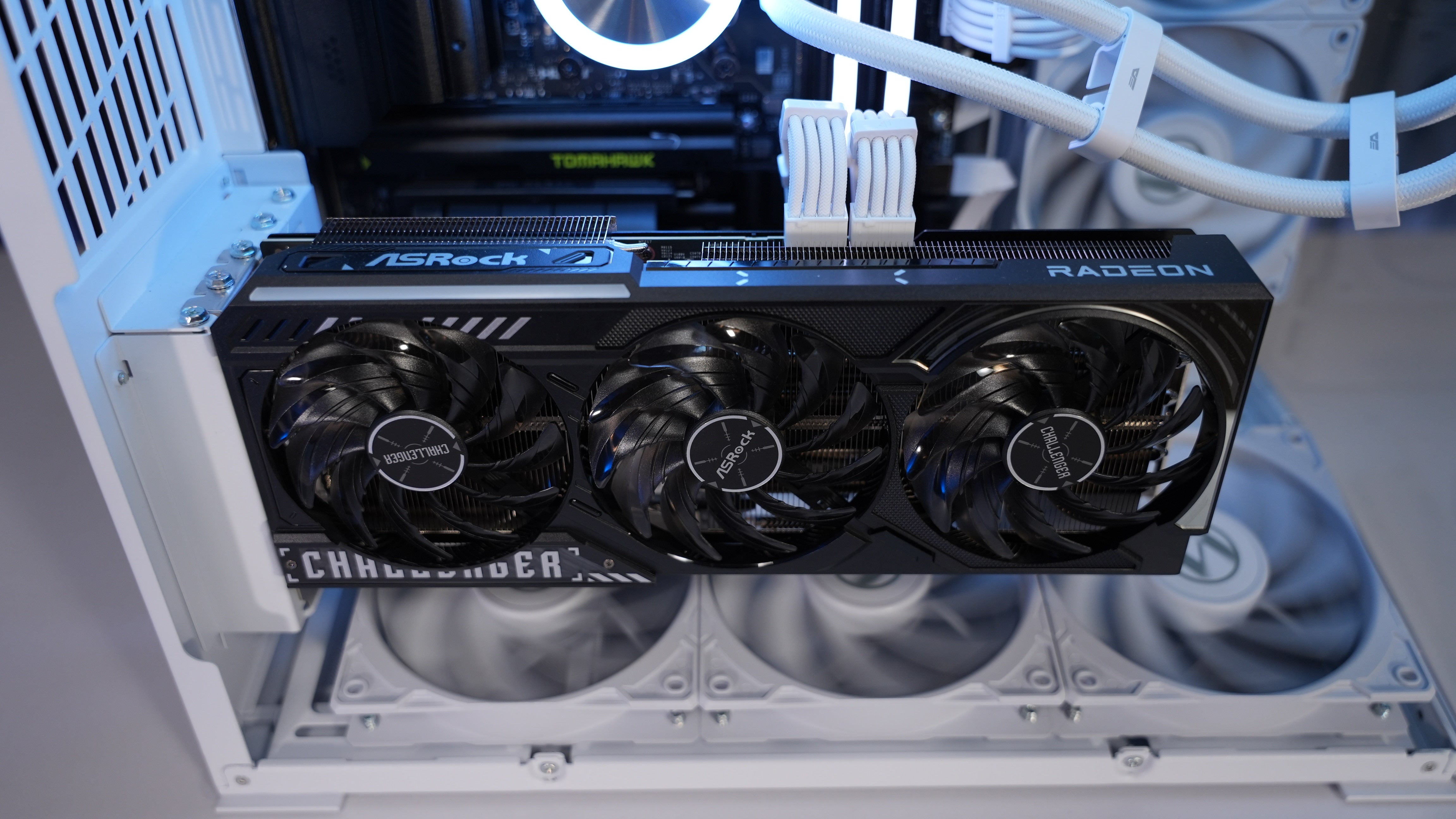 Ryzen 7 9850X3D + RX 9070XT Gaming/Streaming PC