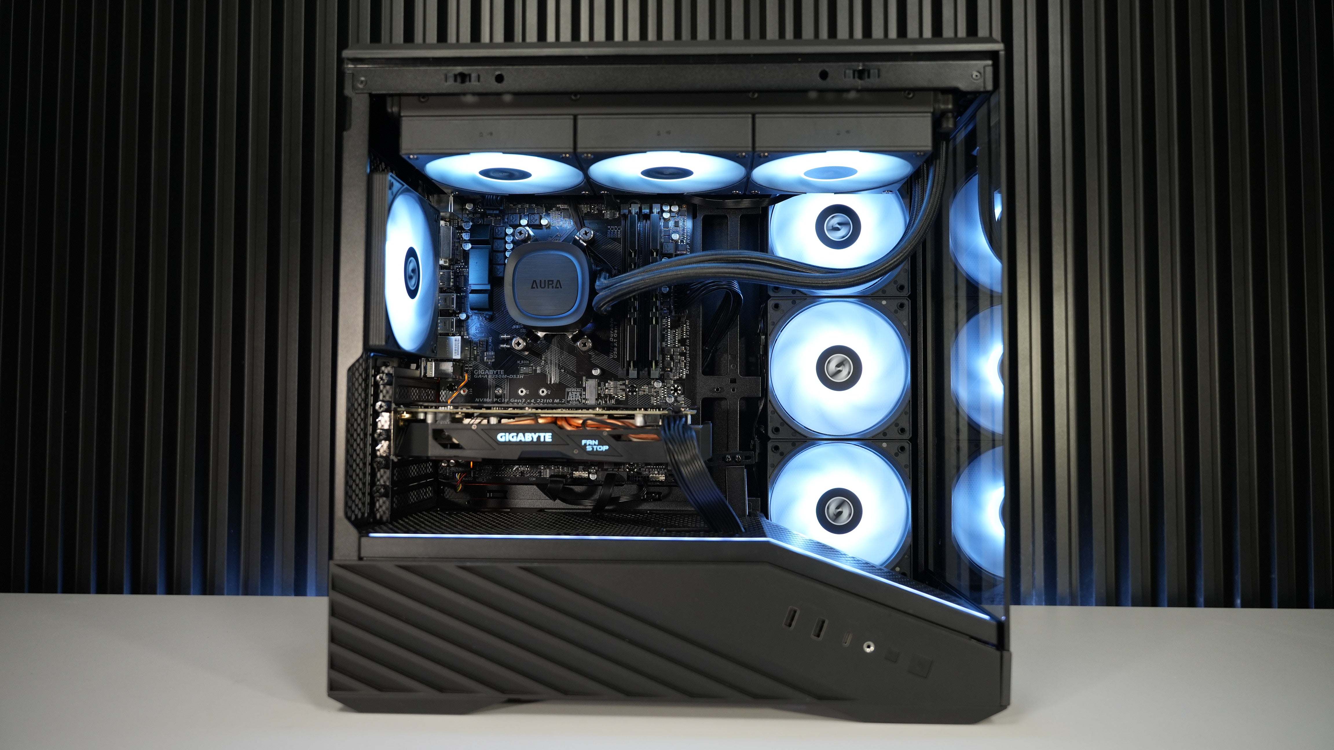 Ryzen 5 2600X + RX 580 Budget Gaming PC