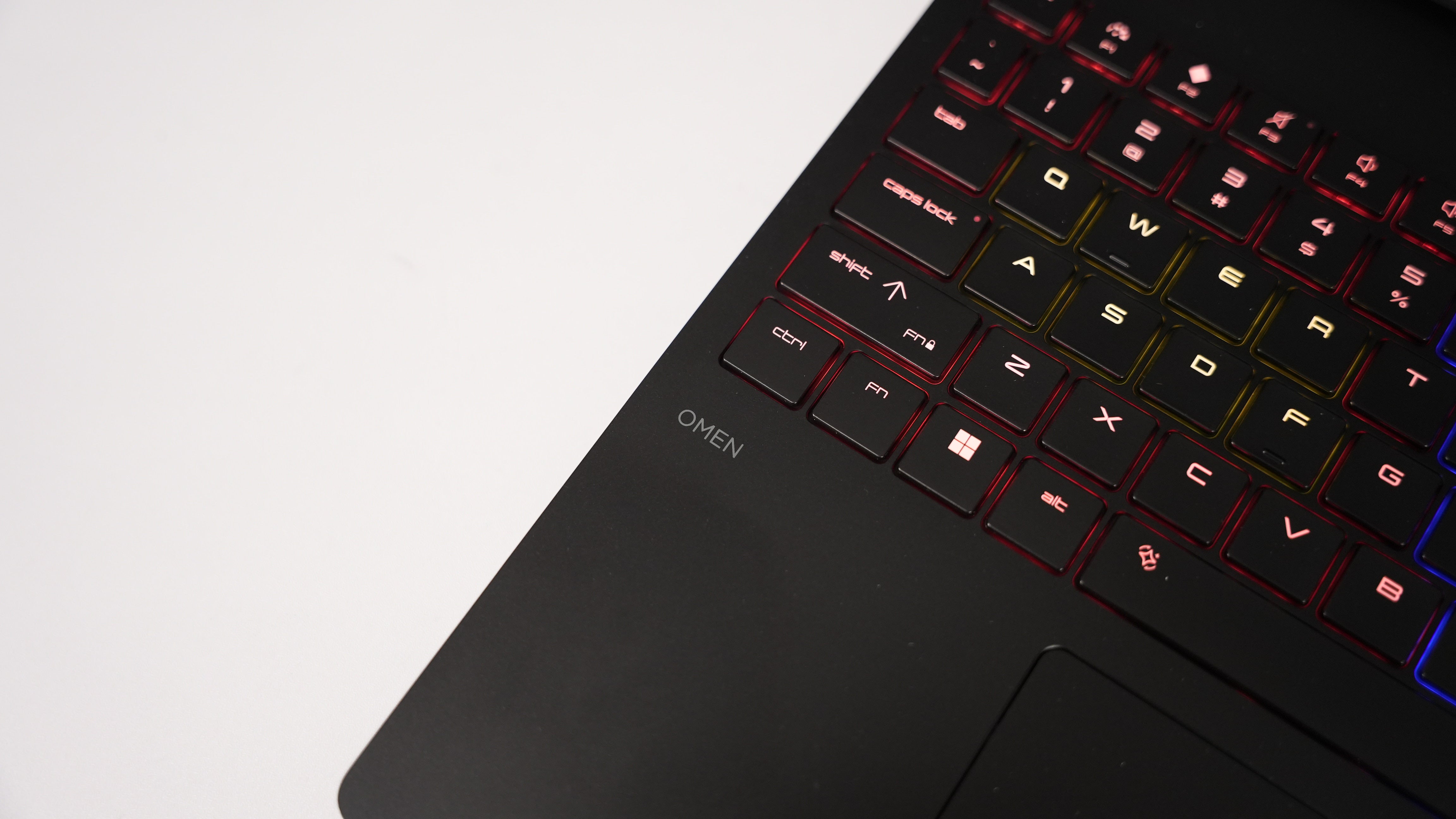 Intel Ultra 7 255HX + RTX 5060 Gaming Laptop