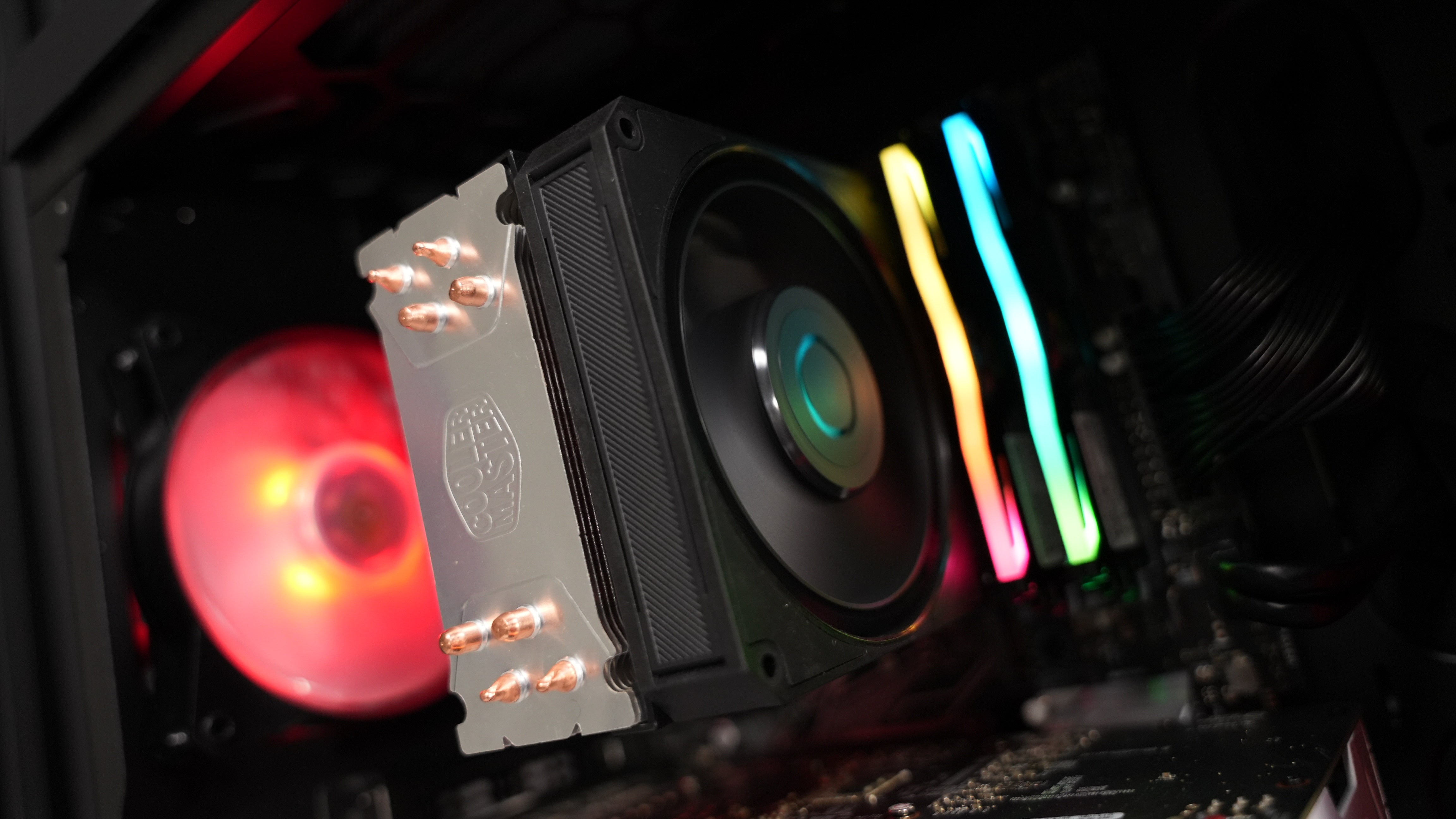 Intel i5 8600K + GTX 1060 3GB Budget Gaming PC
