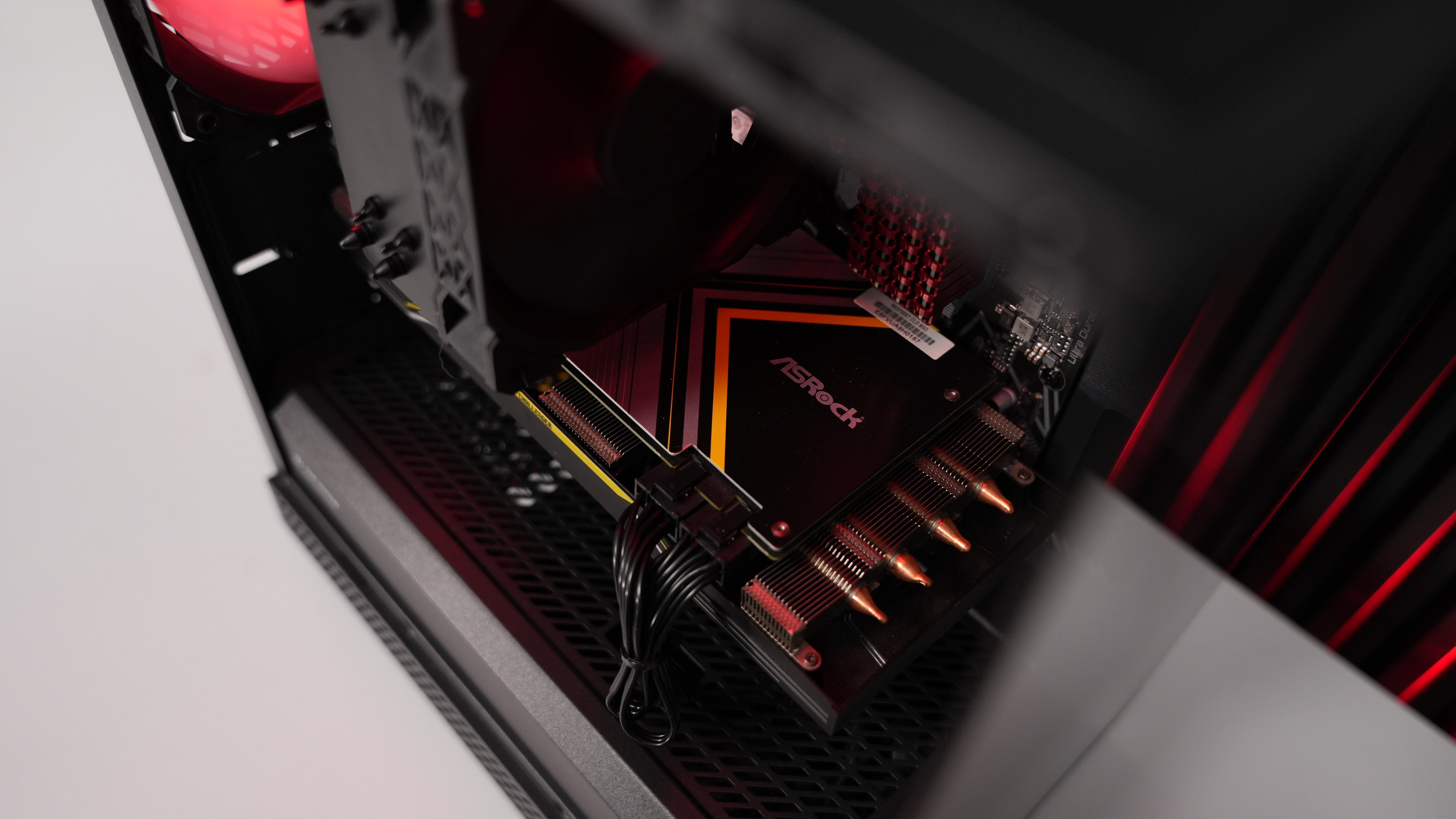 Ryzen 7 3700X + RX 5700XT Gaming PC