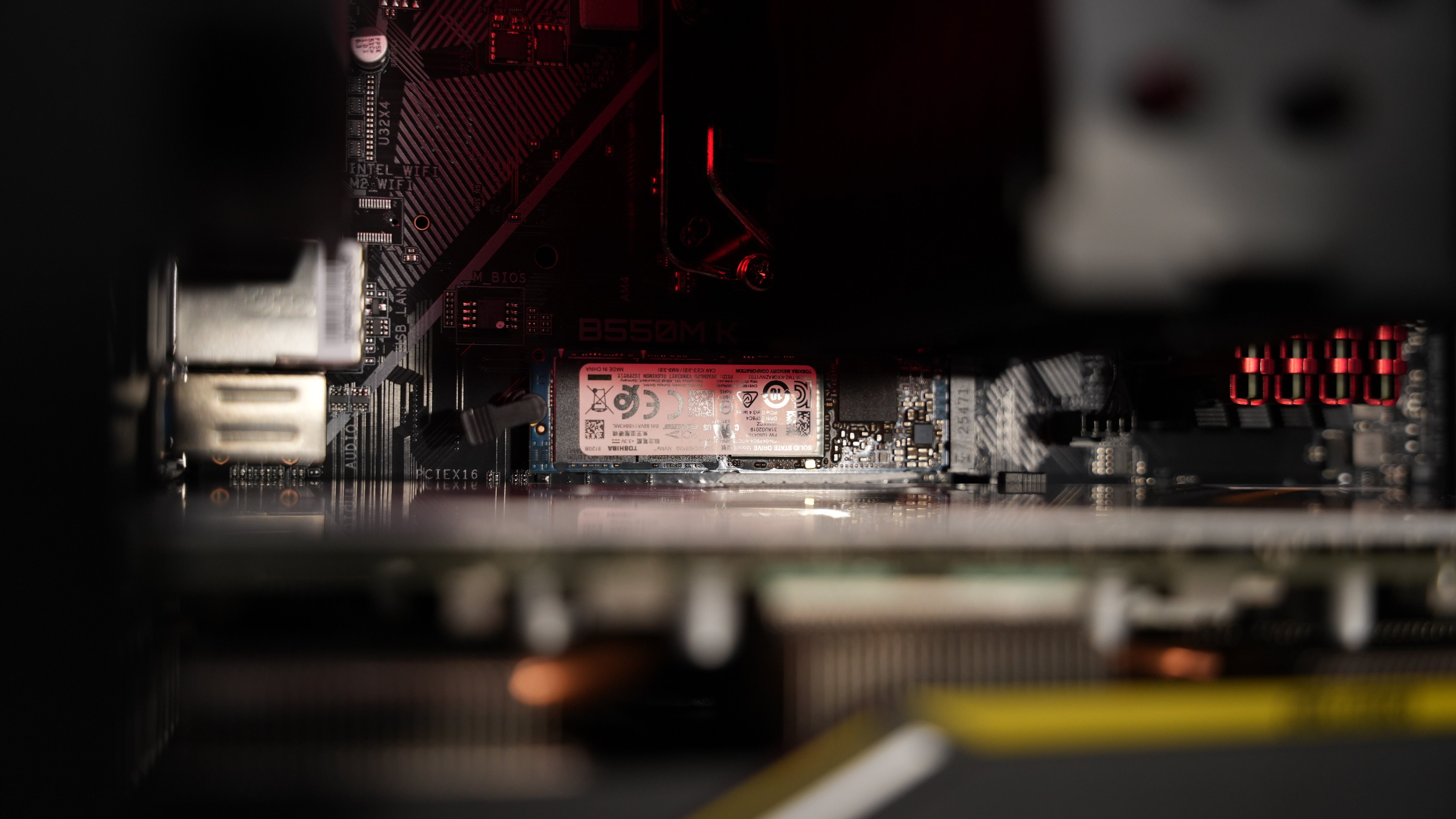 Ryzen 7 3700X + RX 5700XT Gaming PC