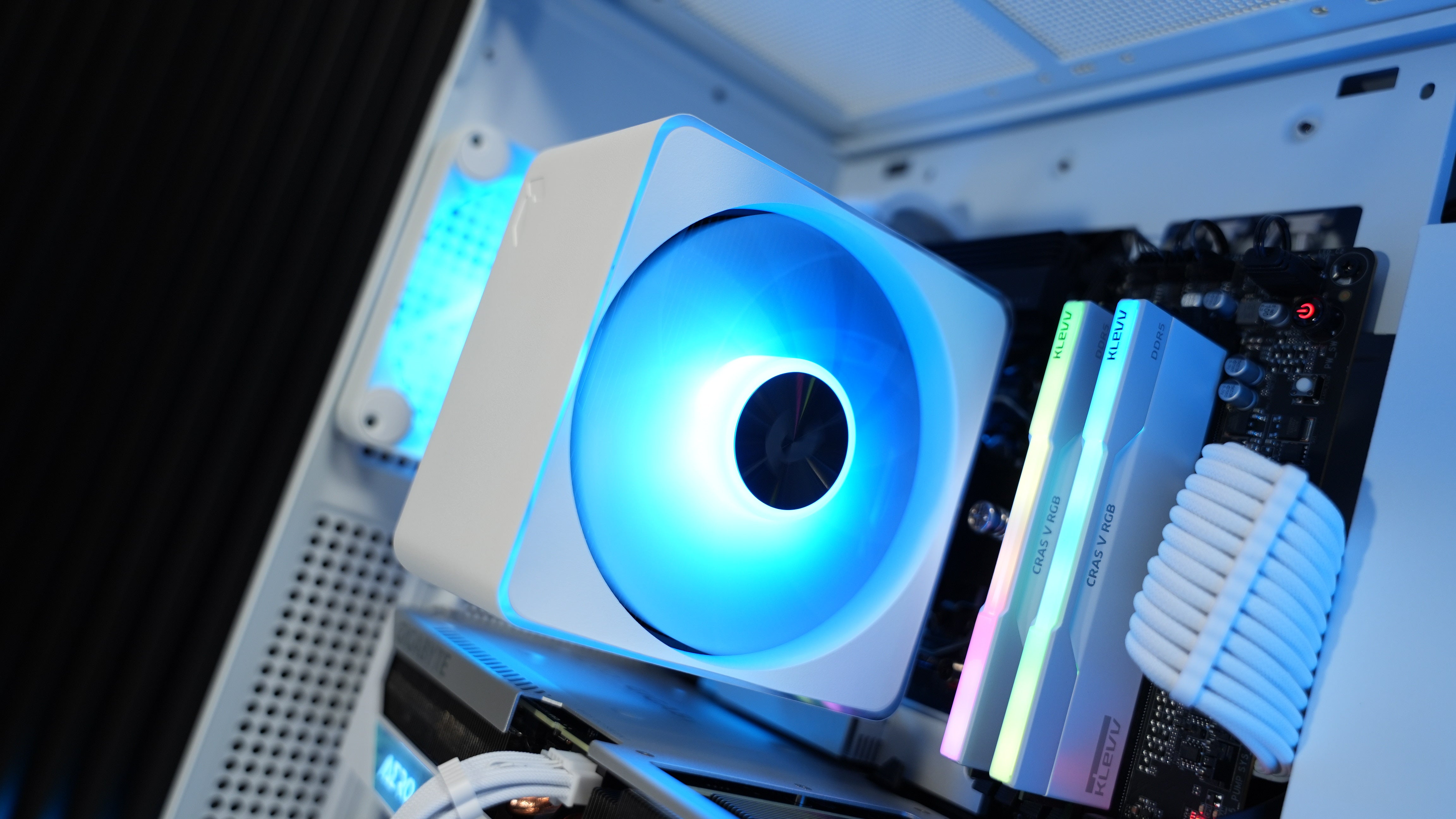 Ryzen 5 7600X + RTX 4070 Super Gaming/Streaming PC (Ready To Ship)