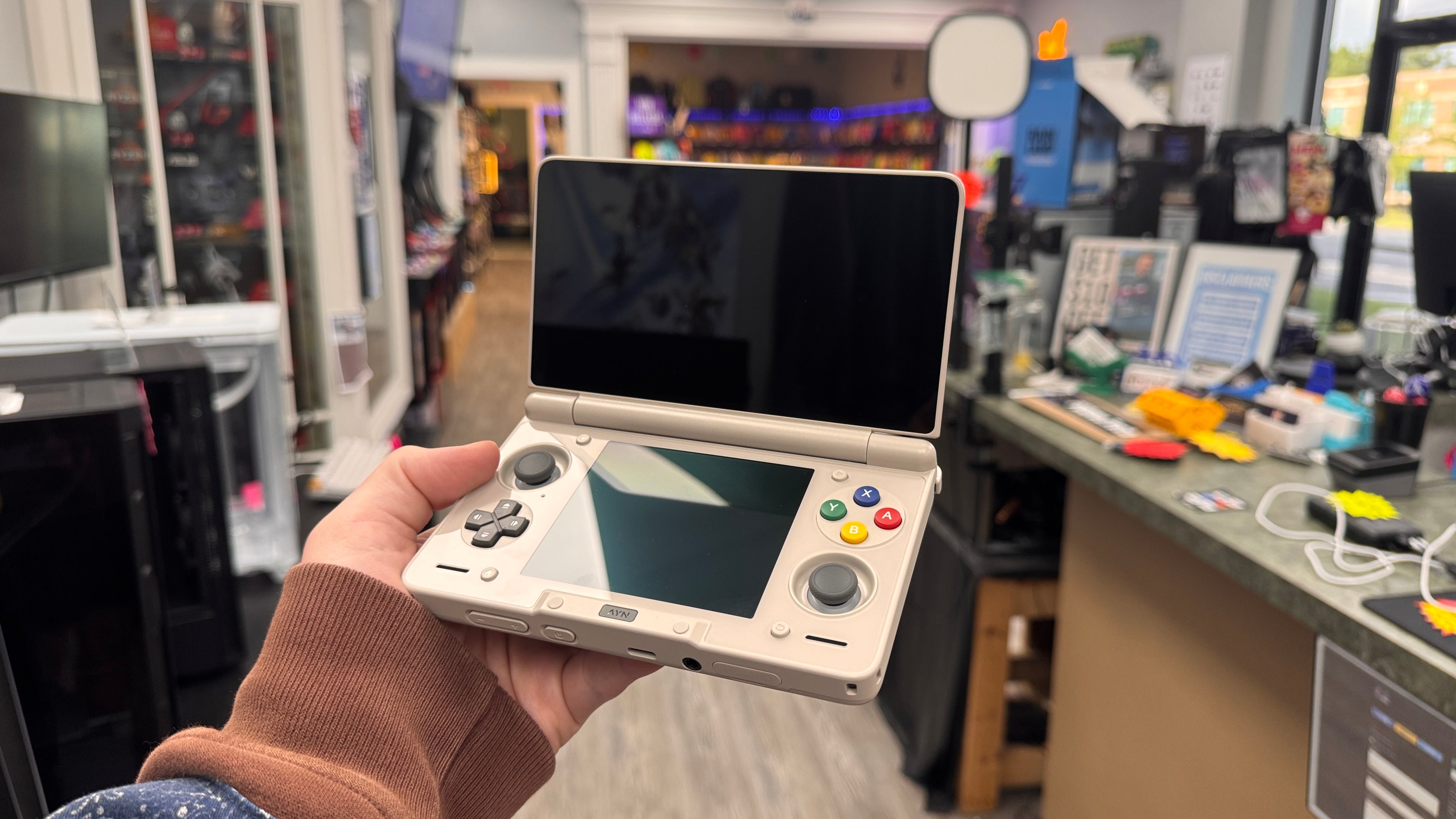 AYN Thor Pro 12 - Gaming Handheld