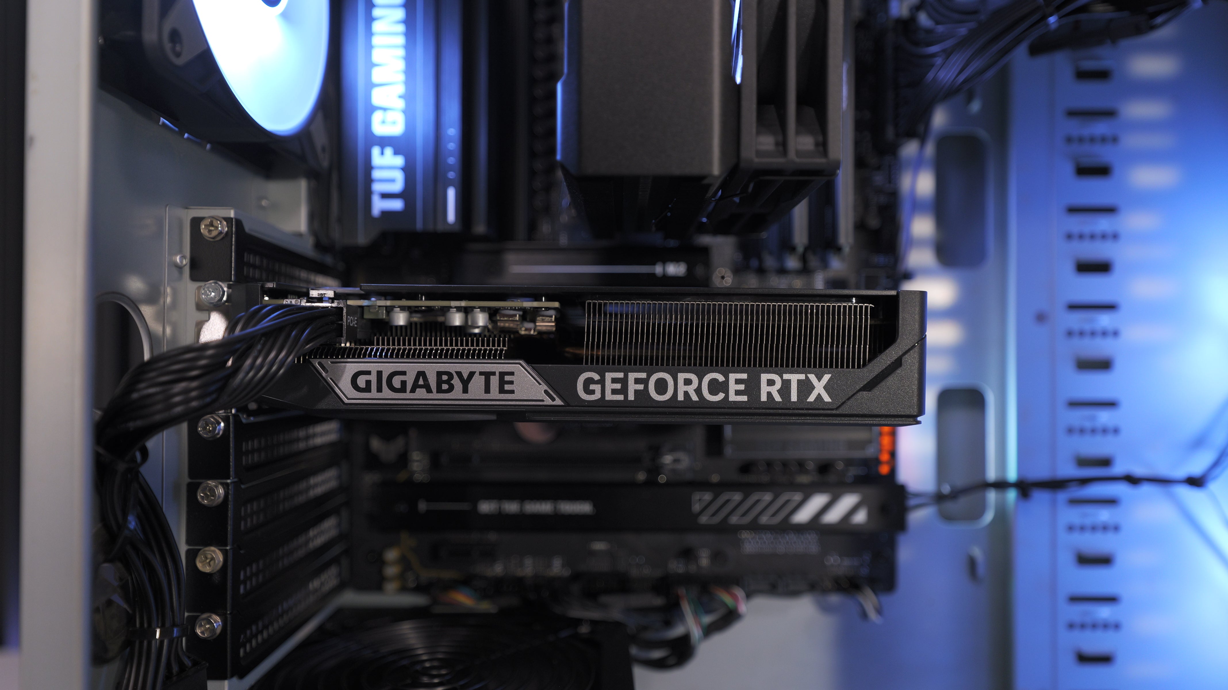 Ryzen 5 7600X + RTX 5060Ti Gaming PC