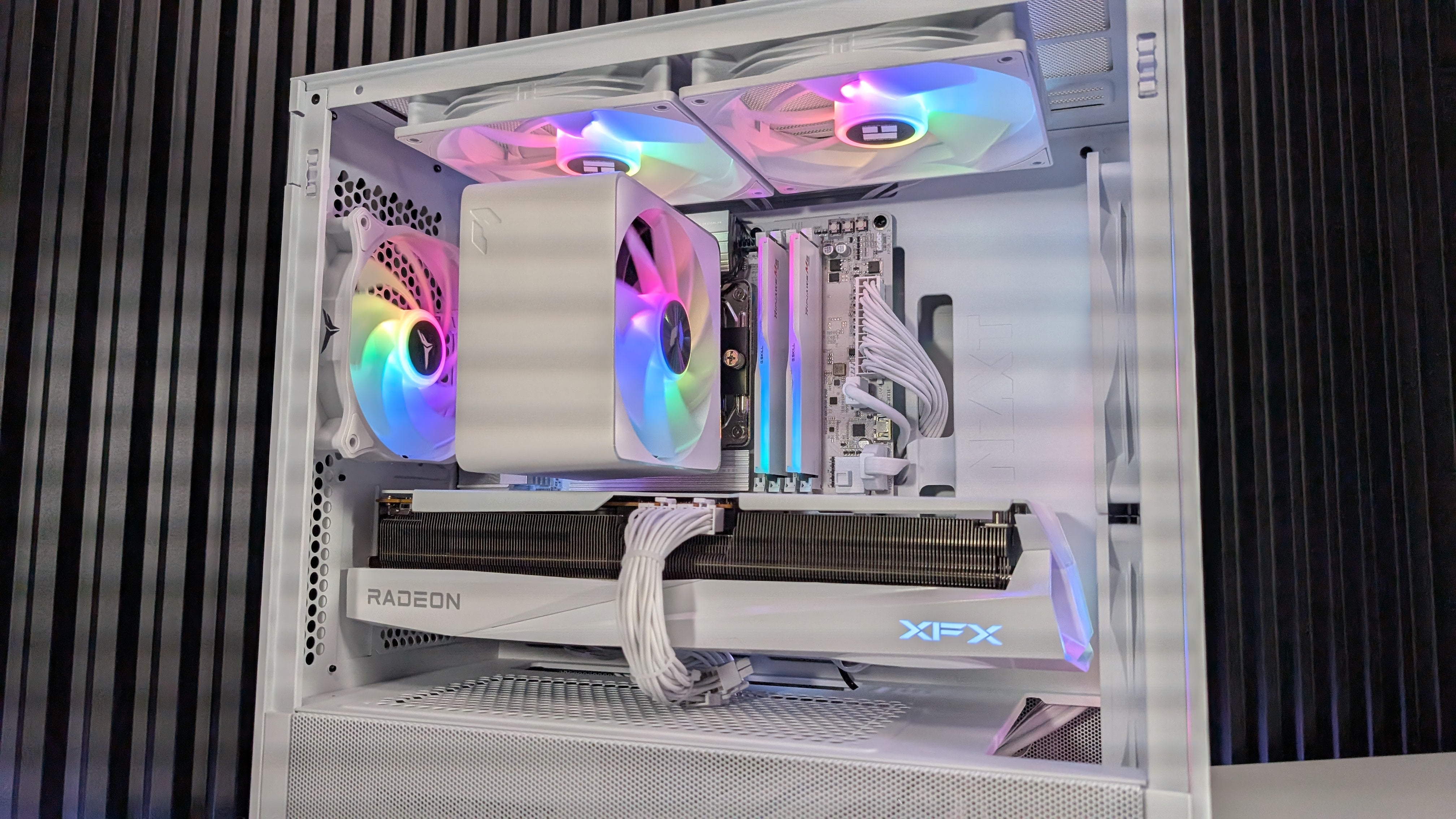 Intel Ultra 7 265K + RX 9070 XT Gaming/Streaming PC