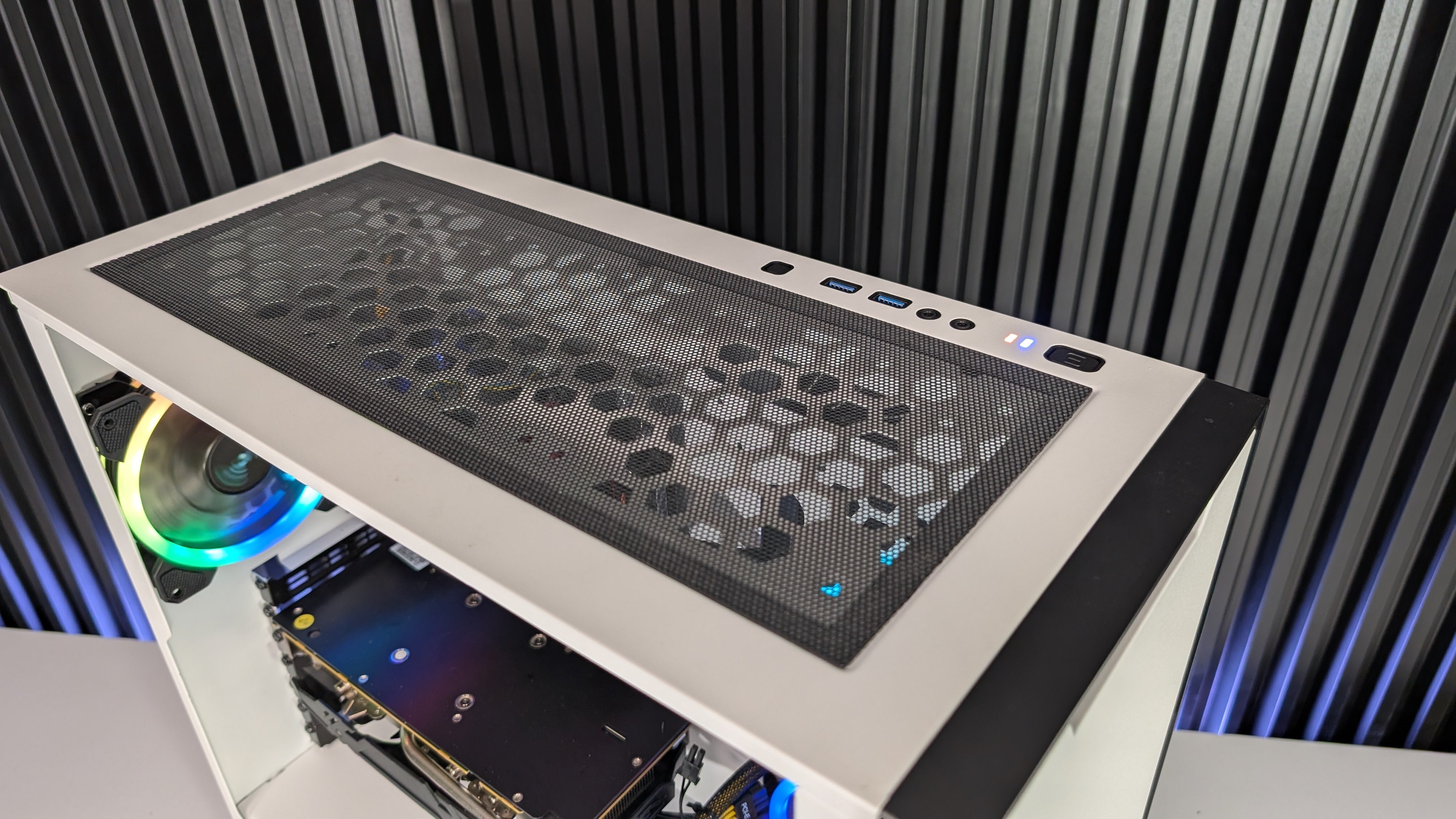 Ryzen 7 2700 + RX 580 8GB Gaming PC