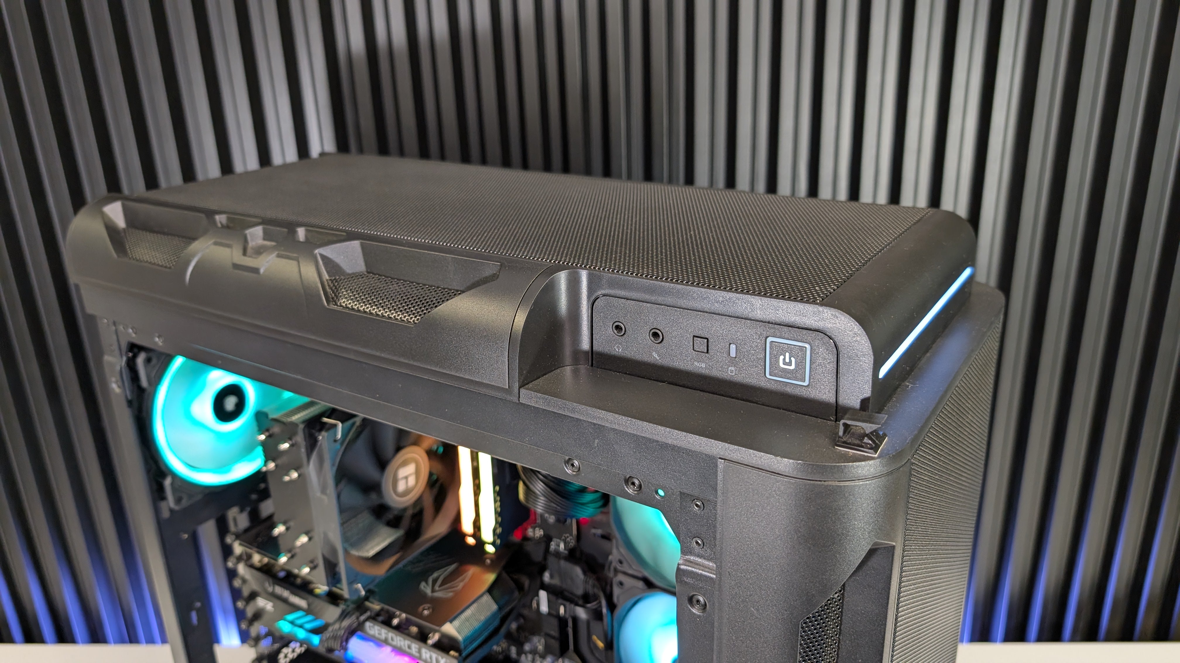 Intel i7 9700F + RTX 3060 12GB Gaming PC