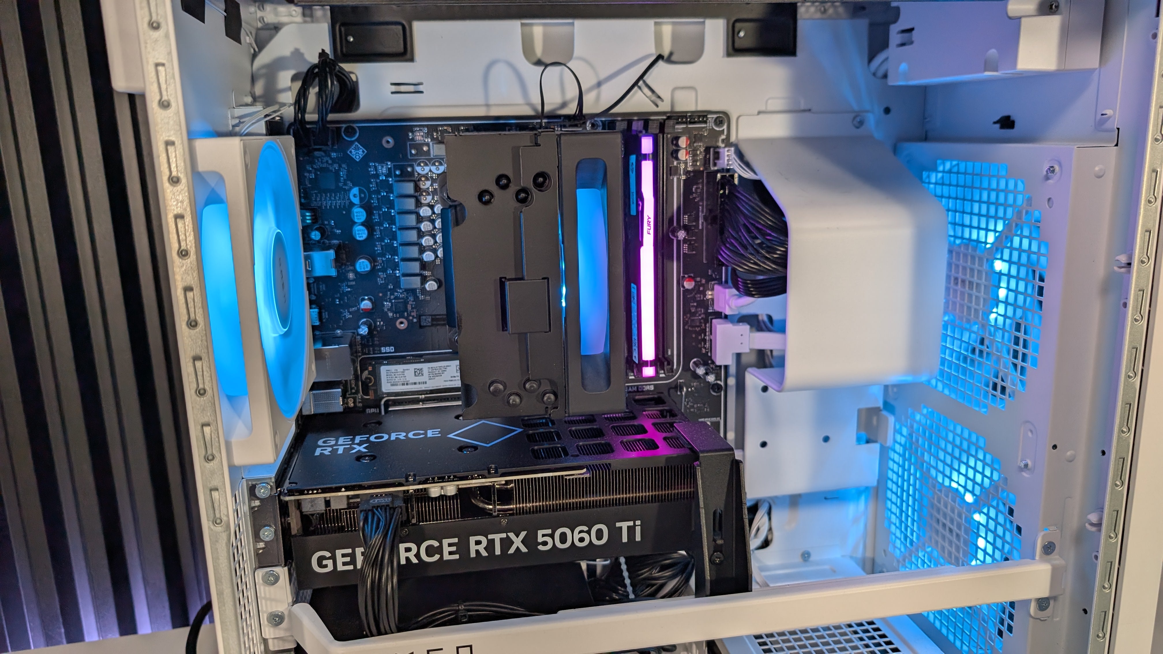Ryzen 7 8700F + RTX 5060 Ti Gaming/Streaming