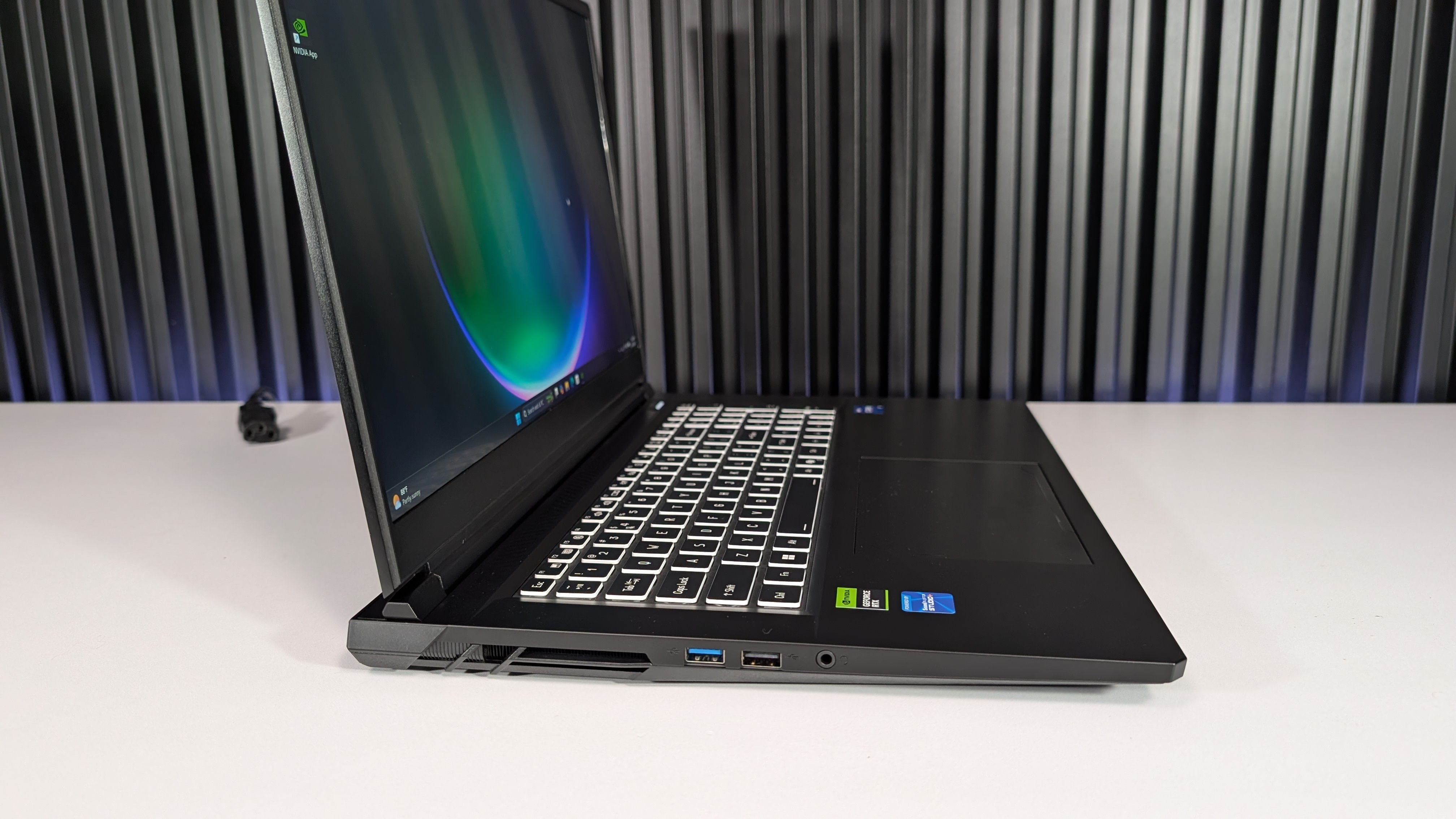 ThundeRobot Storm 17 Gaming Laptop - i7 13620H + RTX 5060