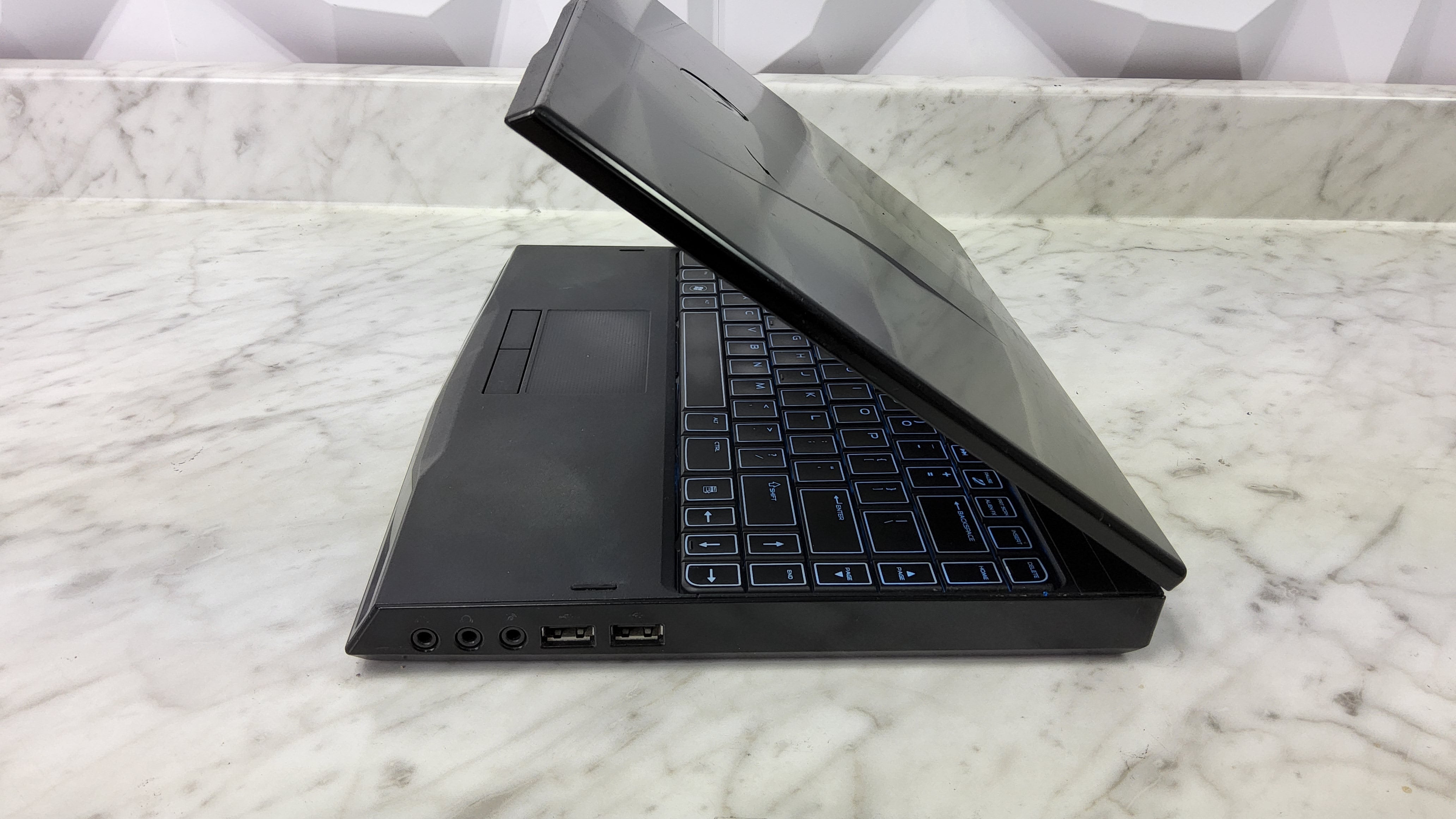 Alienware M11X - Intel U7300 + GT 335M Laptop (*FREE Shipping)