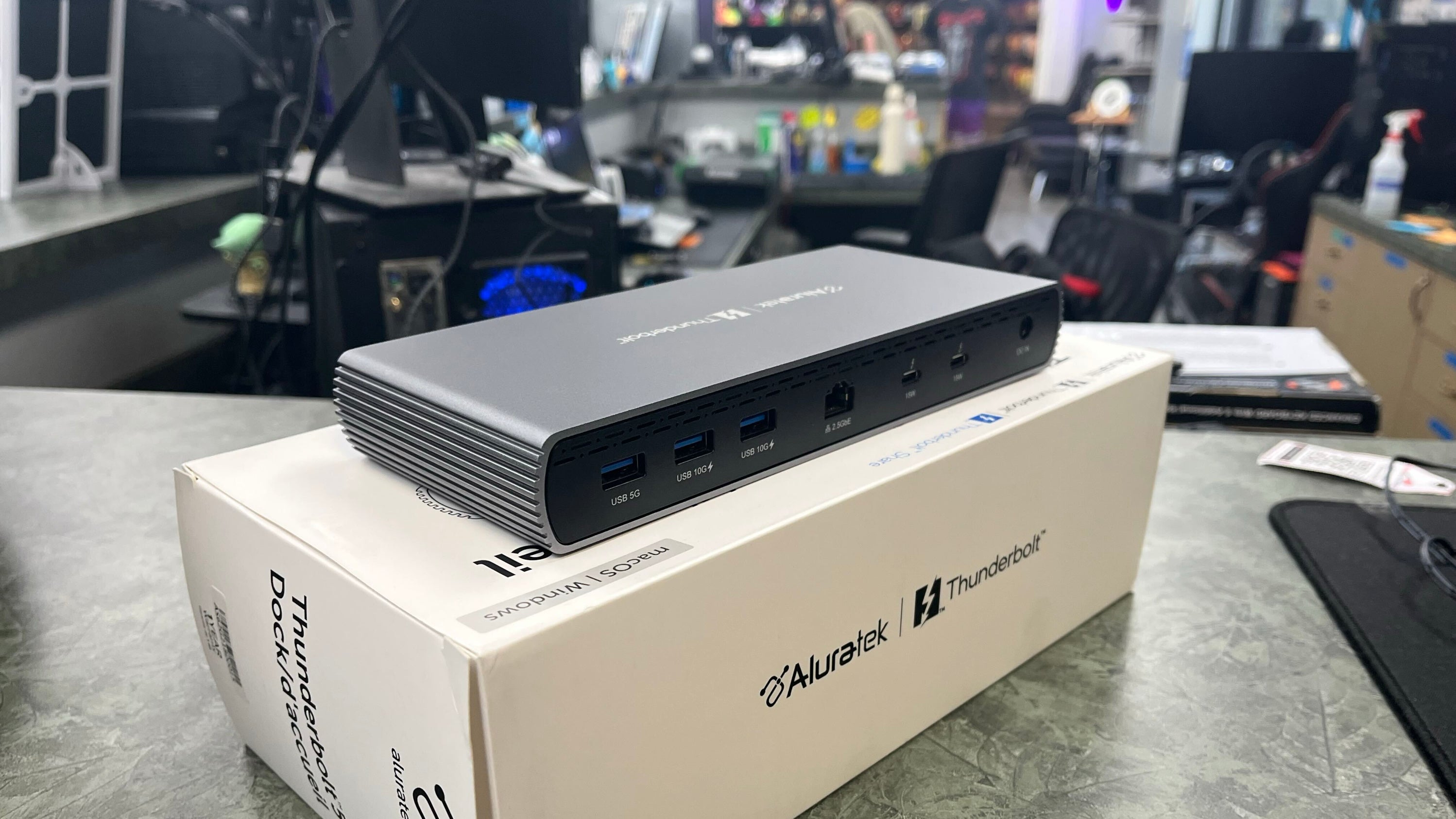 Aluratek Thunderbolt 5 Dock
