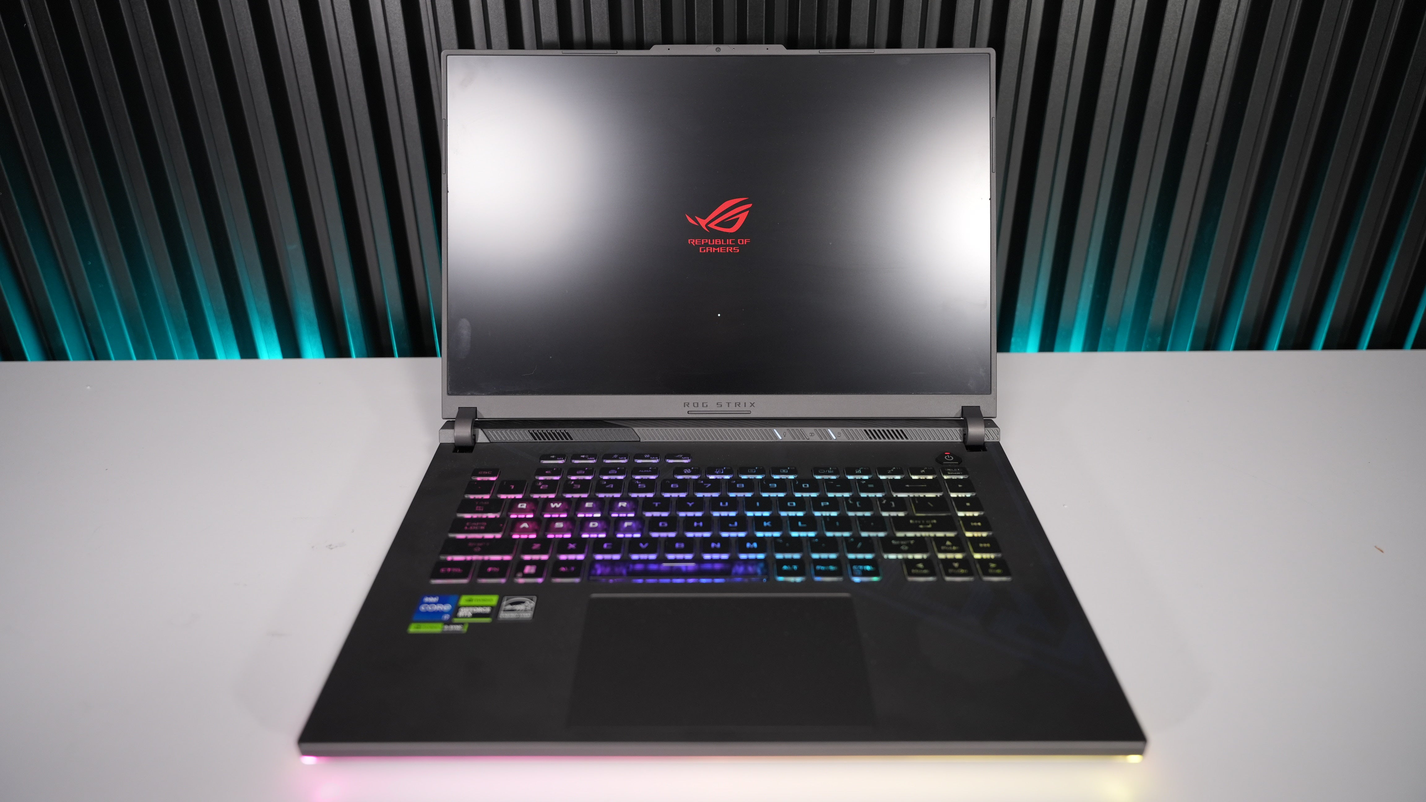 Intel i7 13650HX + RTX 4060 Gaming Laptop