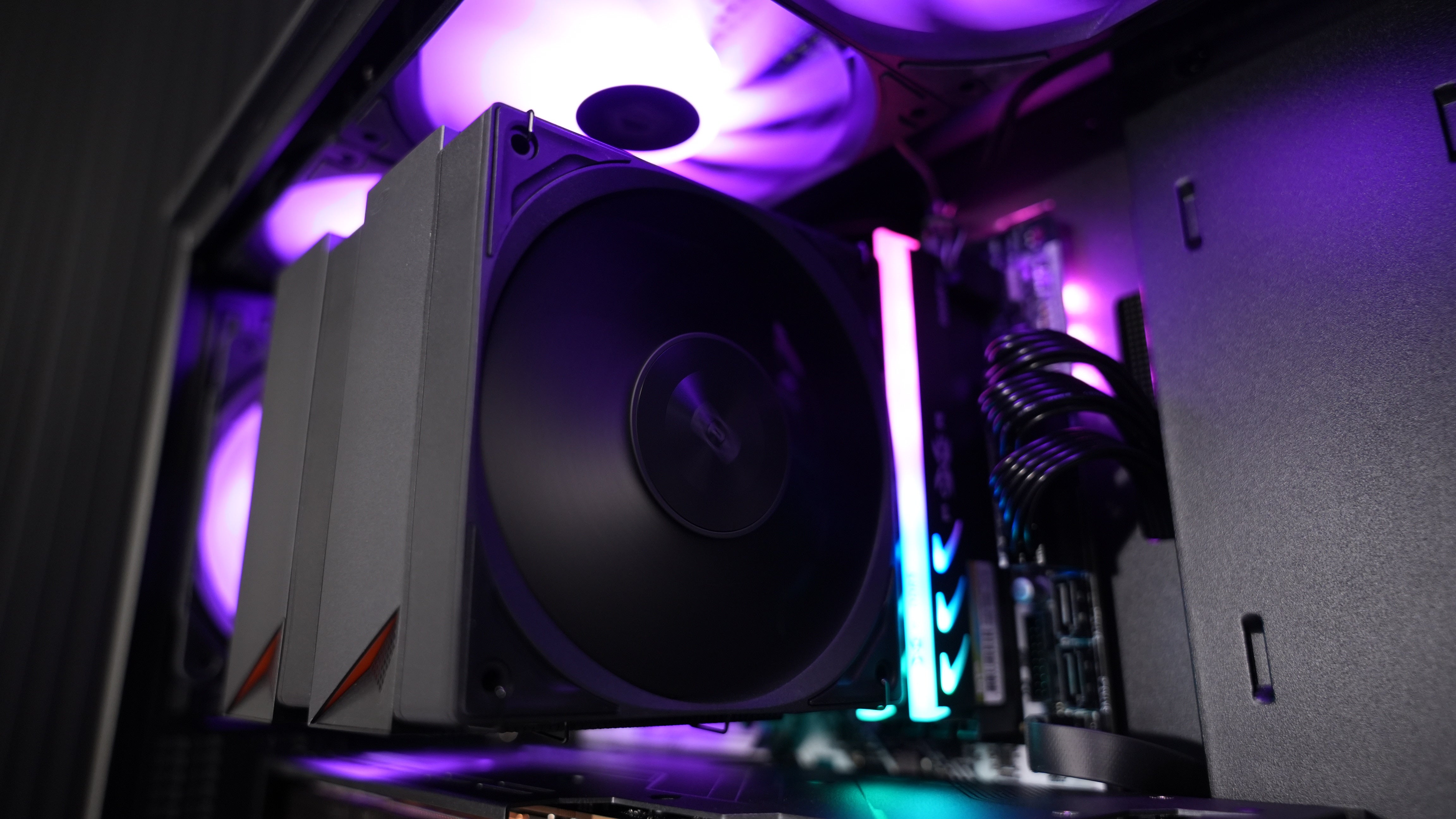 Ryzen 5 7600 + RX 7800XT Gaming/Streaming PC