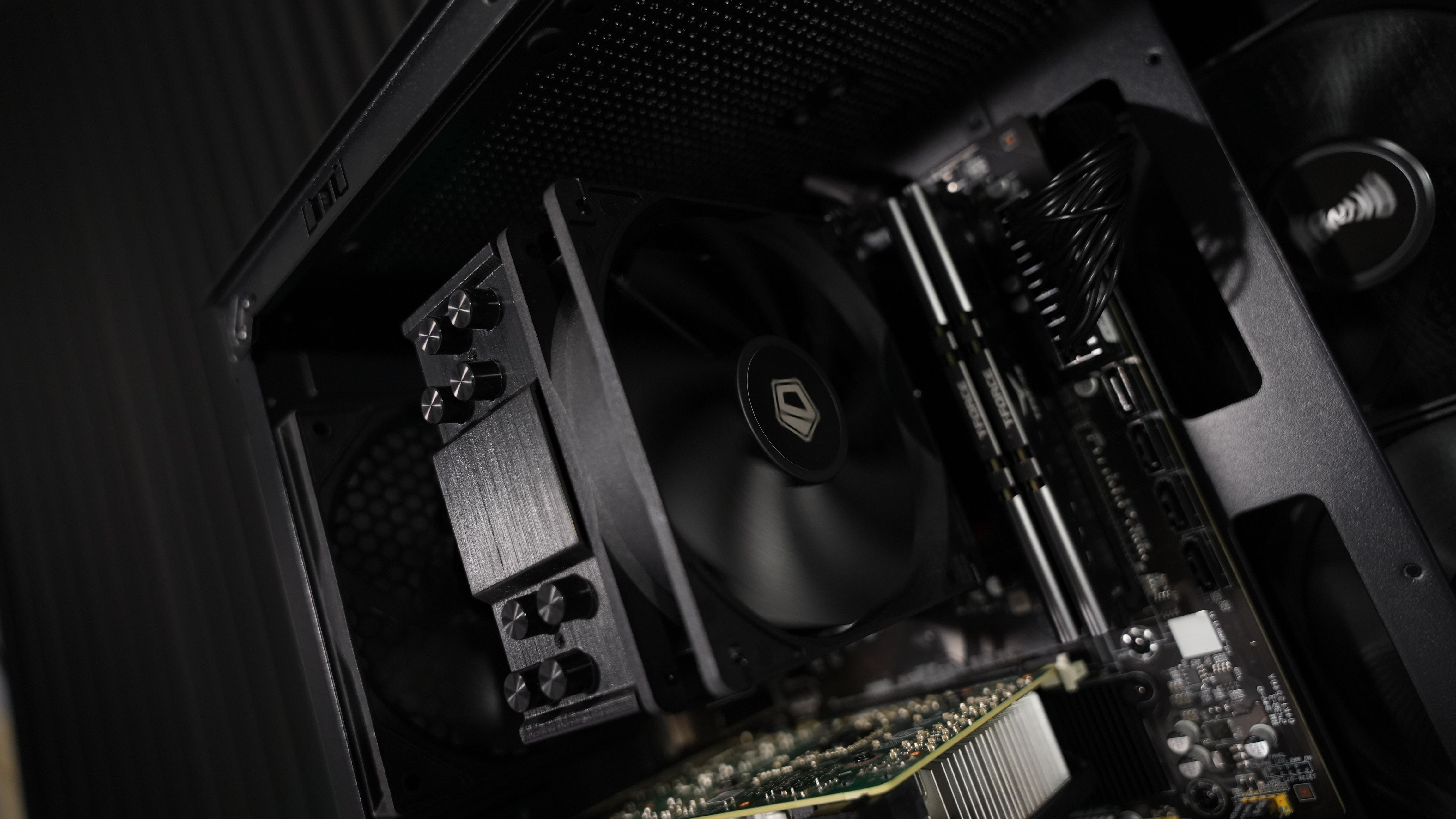 Ryzen 5 1600 + GTX 1660 Ti Gaming PC