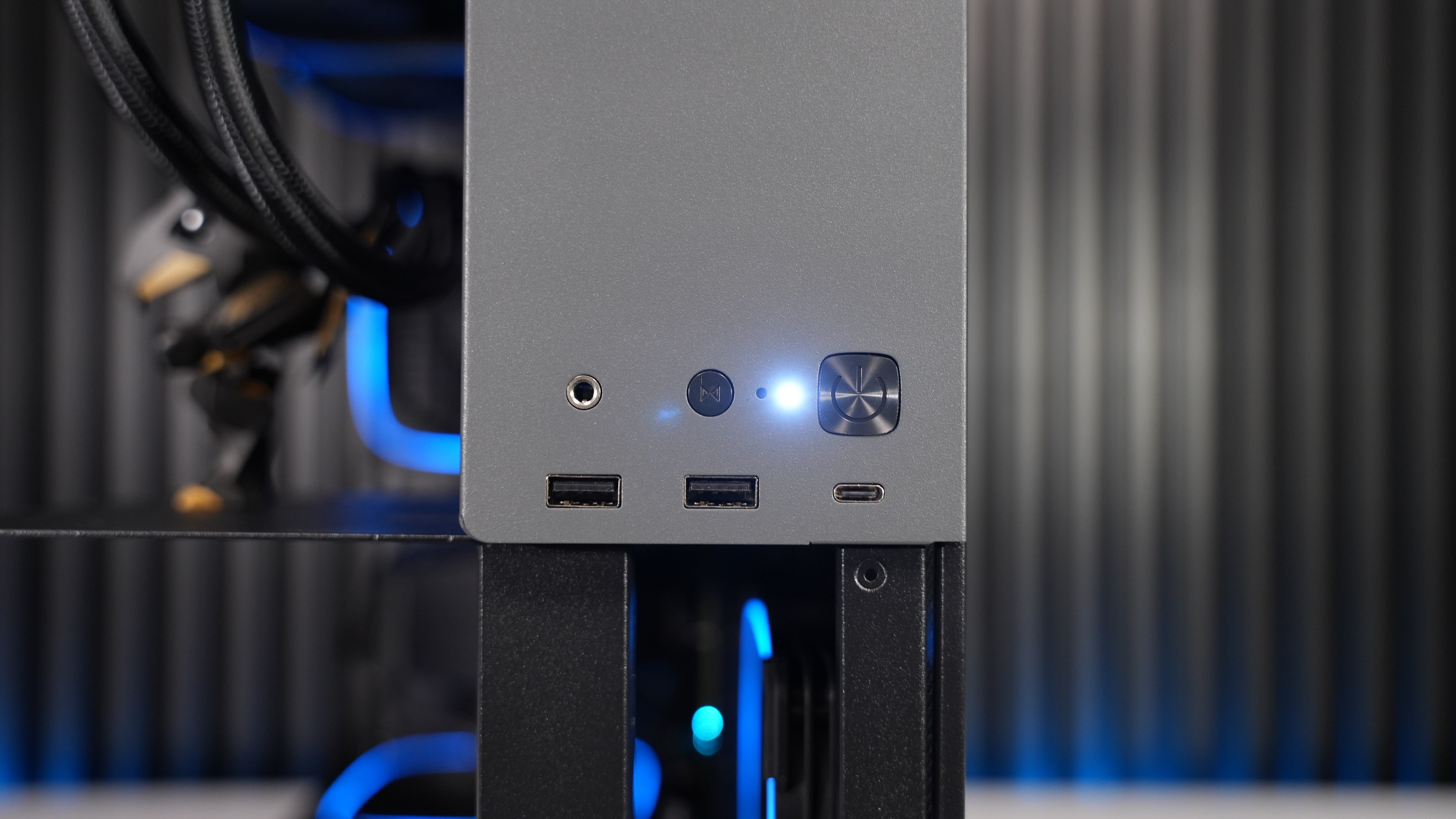 Ryzen 5 9600X + RTX 5070 Gaming/Streaming PC