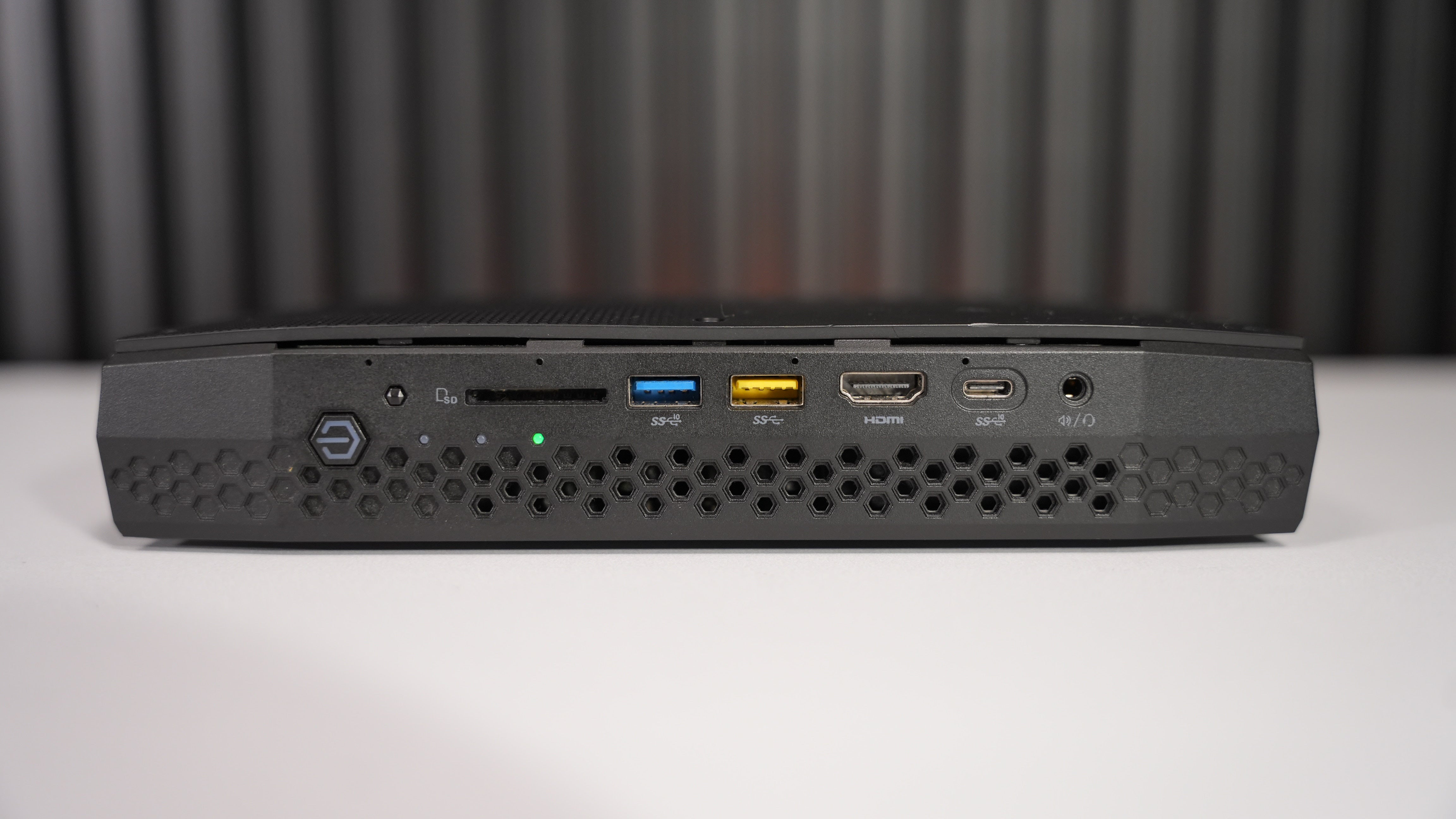Intel NUC - Intel i5 8750G Mini PC