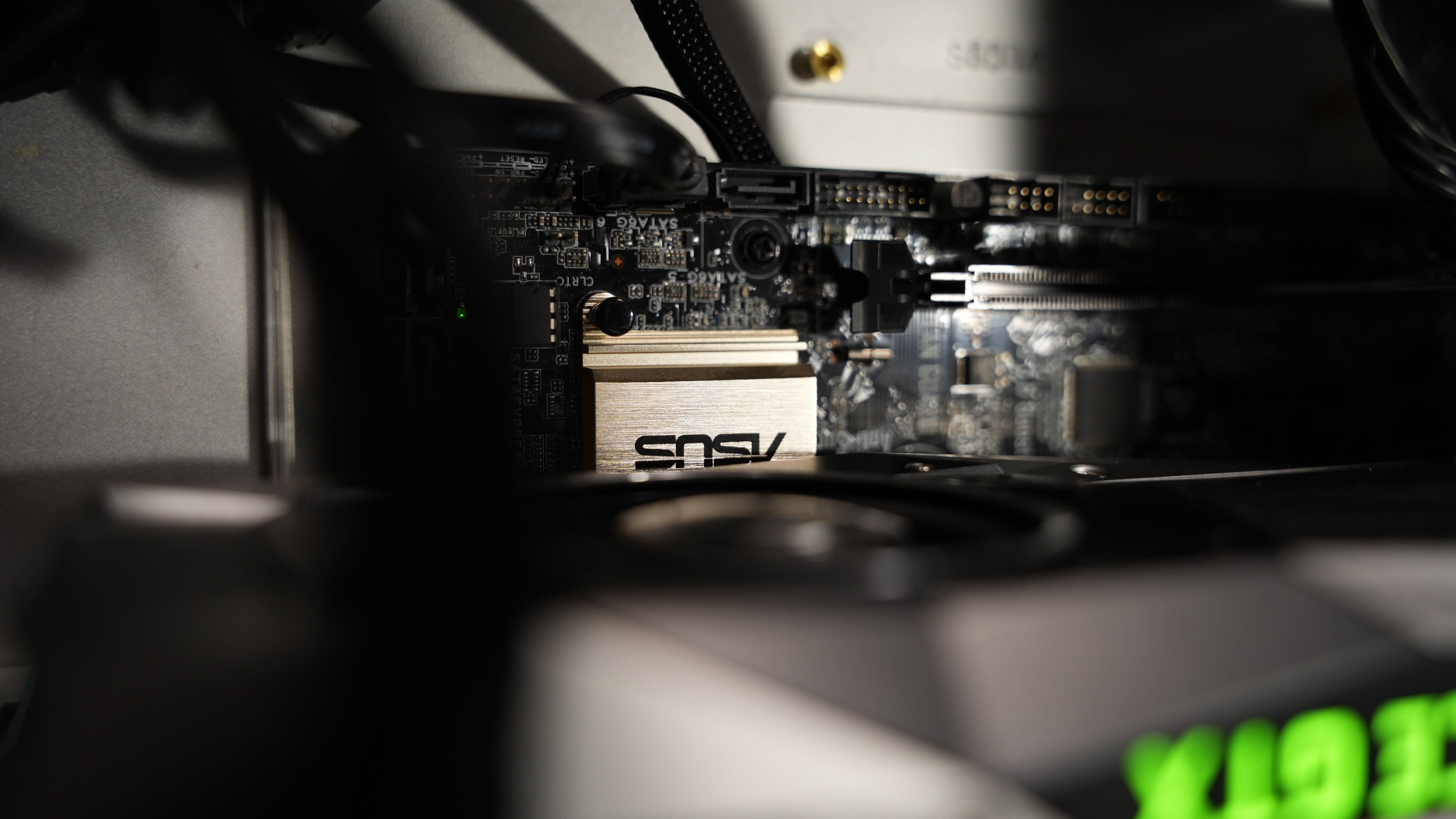 Intel i5 6500 + GTX 1080 Gaming PC