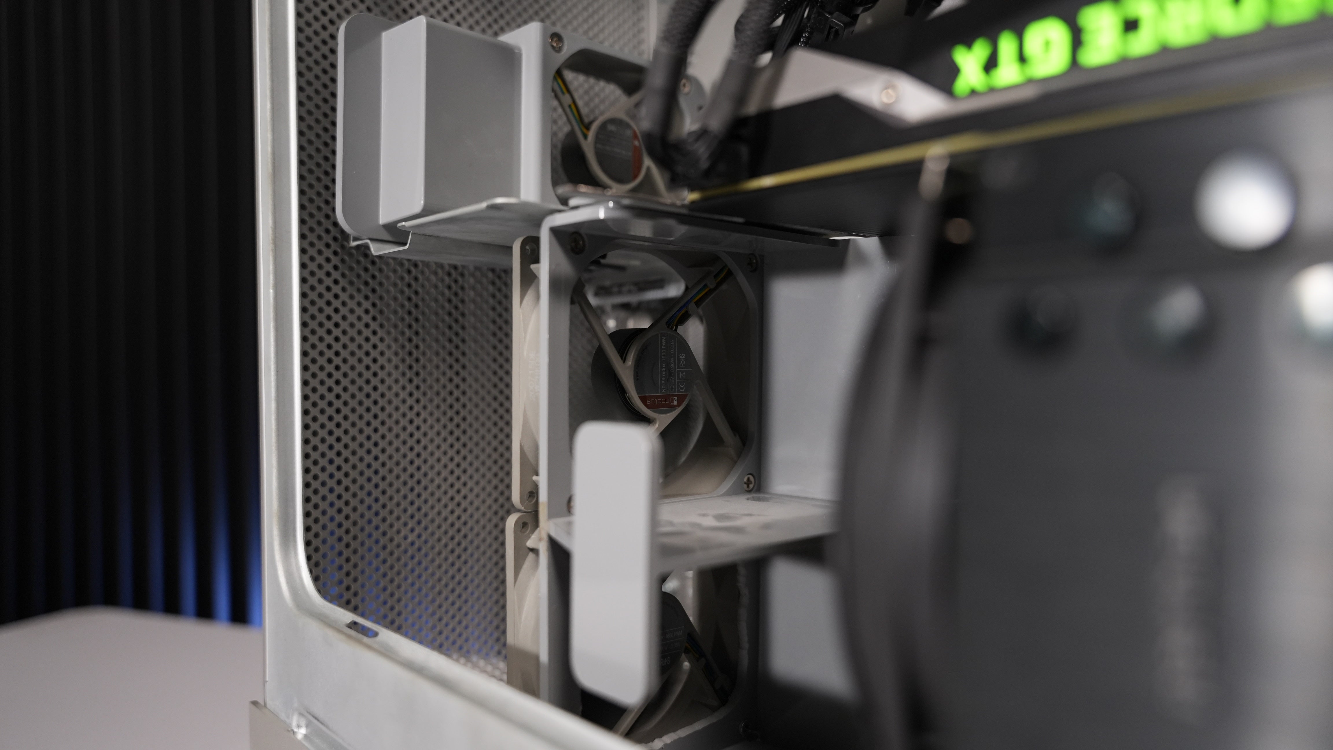 Intel i5 6500 + GTX 1080 Gaming PC