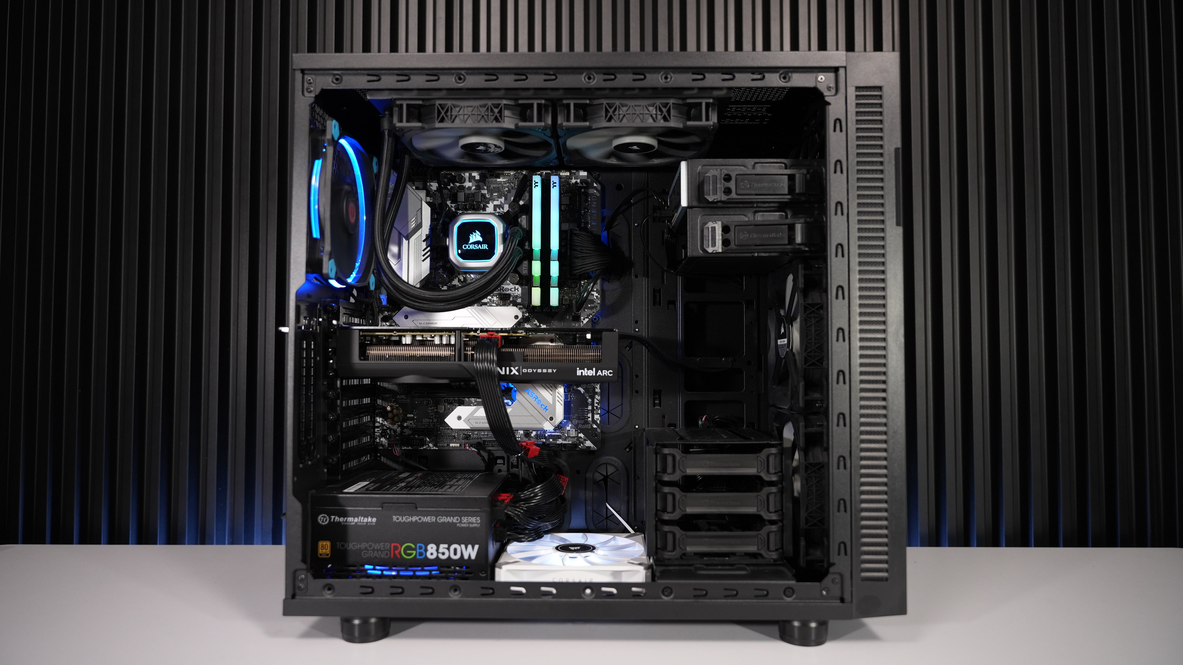 Intel i7 9700KF + Intel Arc B580 Gaming PC