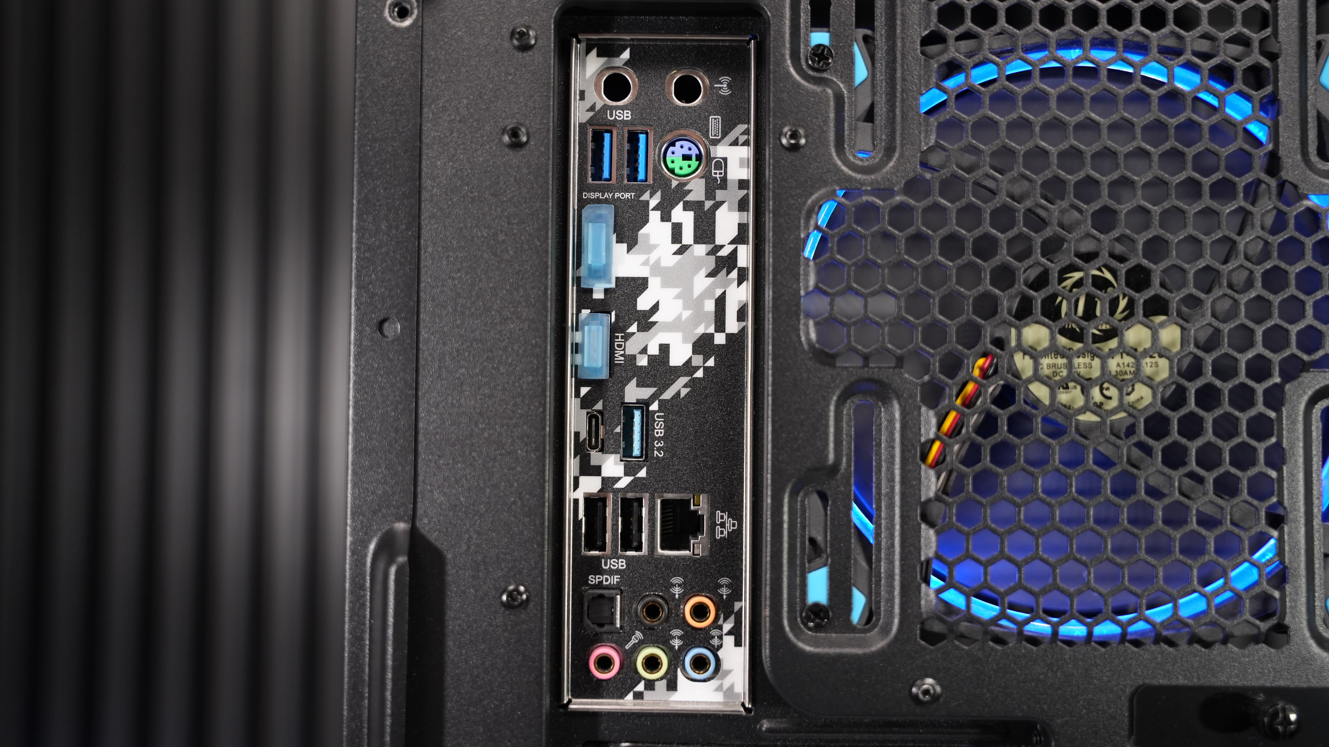 Intel i7 9700KF + Intel Arc B580 Gaming PC