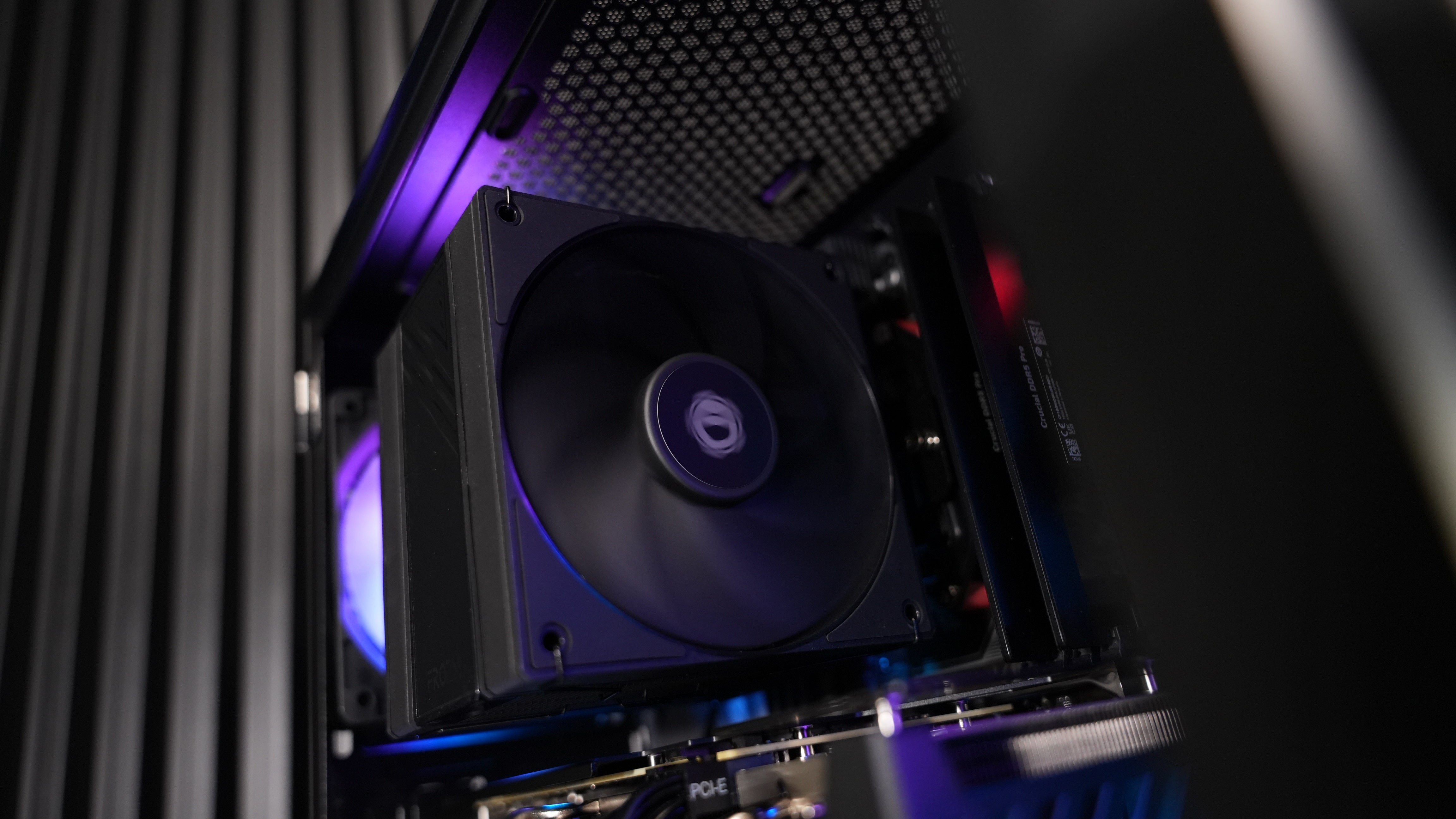 Ryzen 5 9600X + RX 9060XT 16GB Gaming PC