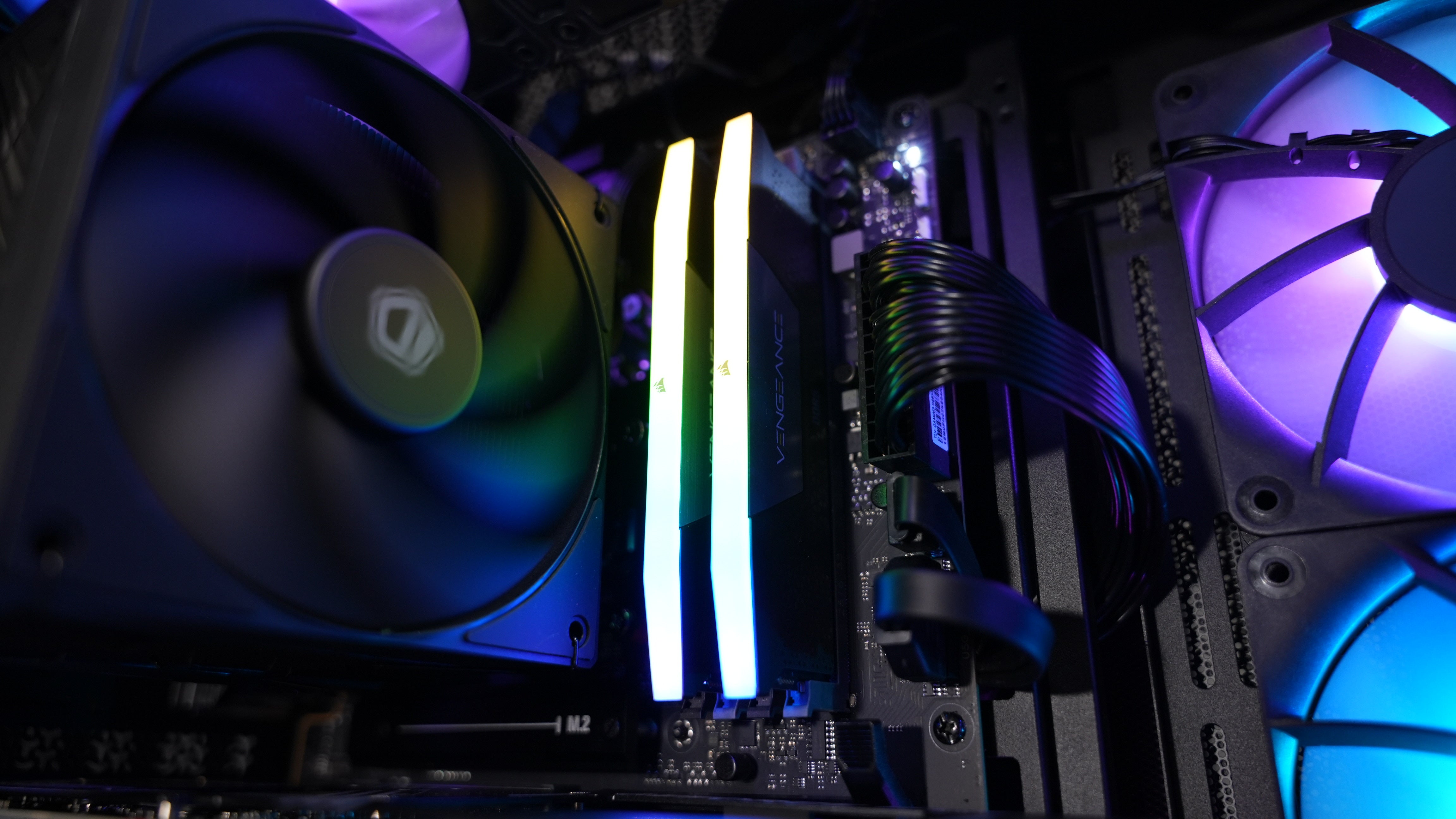 Ryzen 5 9600X + RTX 5070 Gaming/Streaming PC