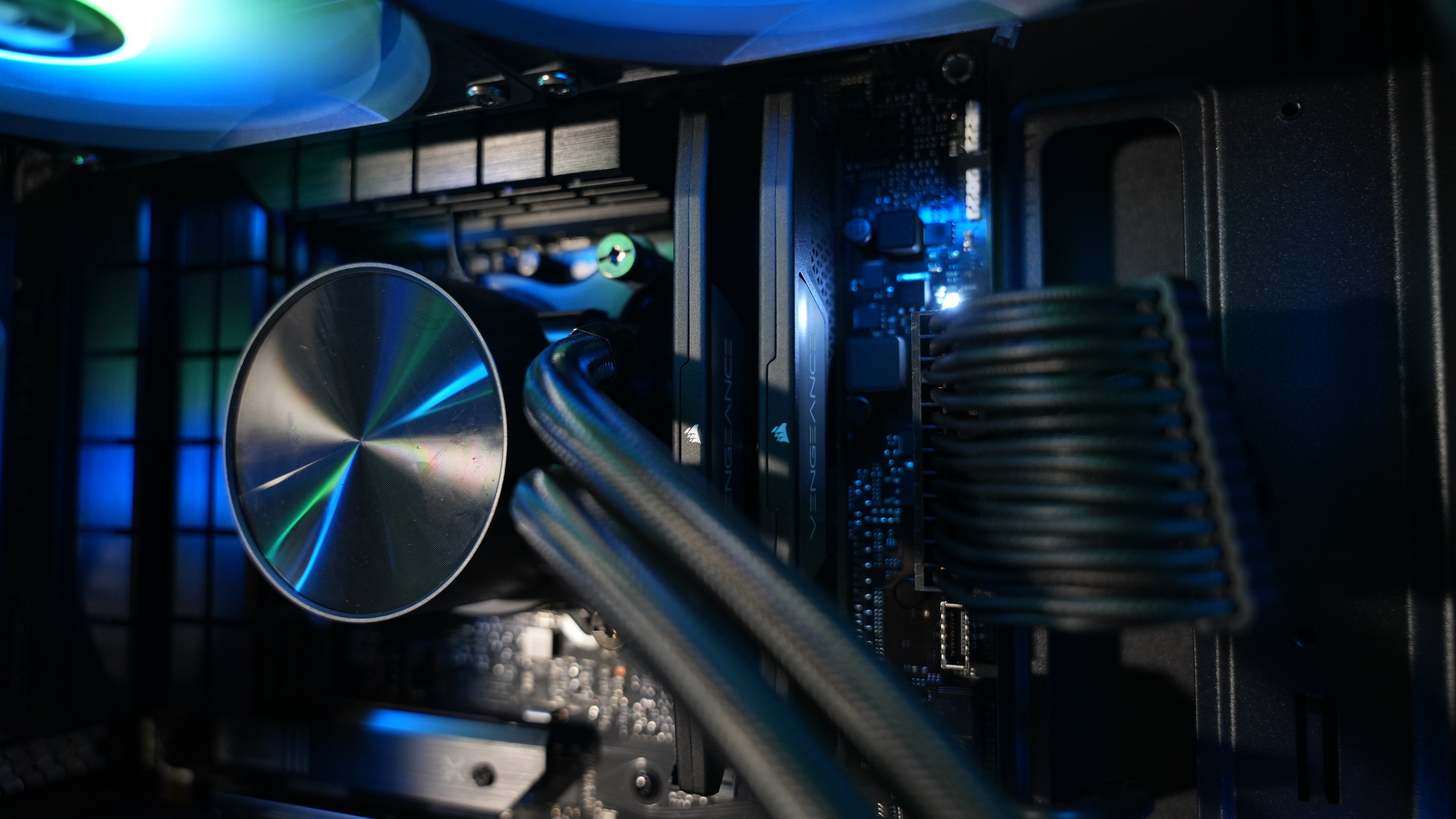 Intel i5 12600K + RTX 5070 Gaming/Streaming PC