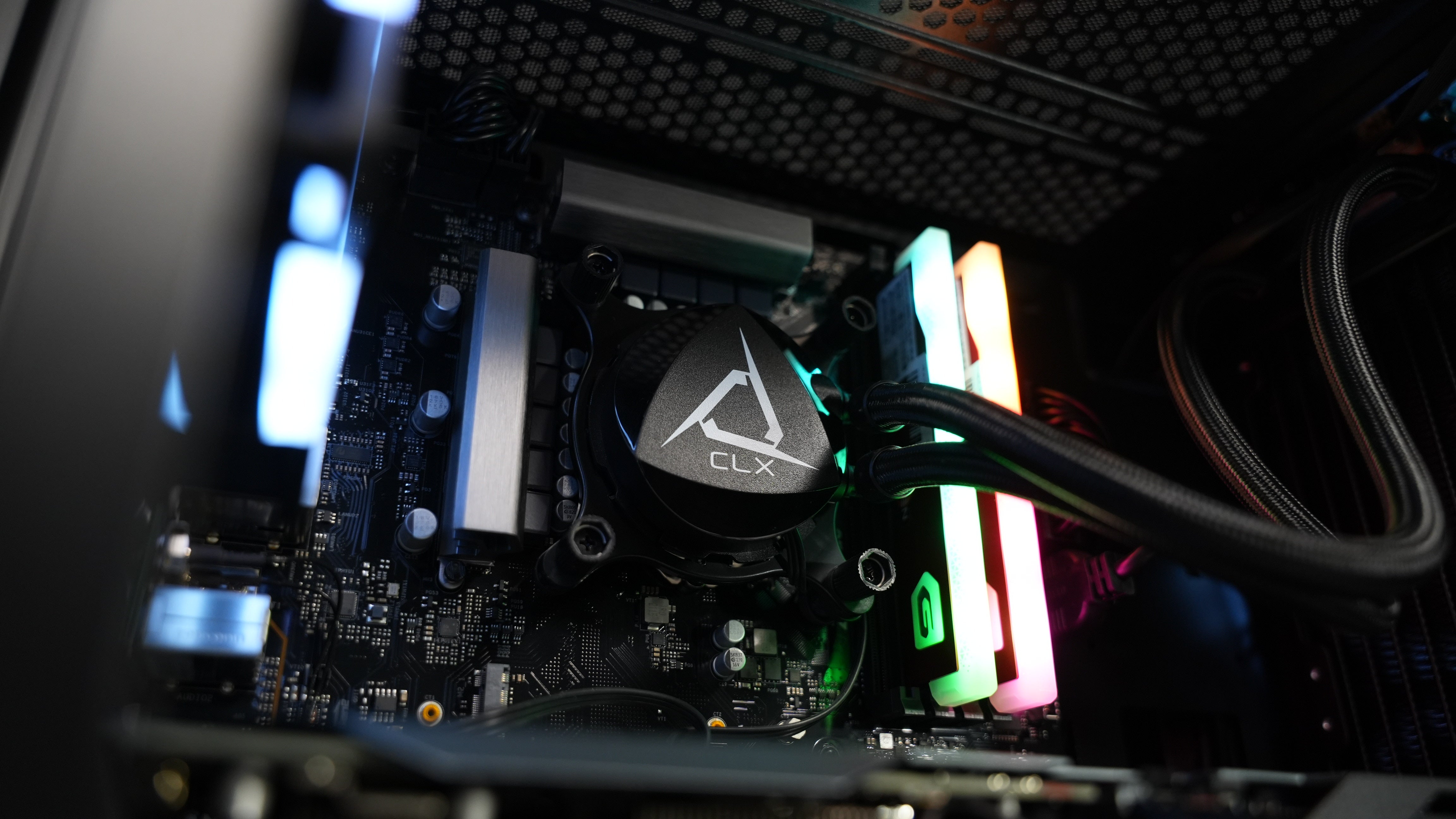 Intel i9 10980K + RTX 3060 Ti Gaming/Streaming PC