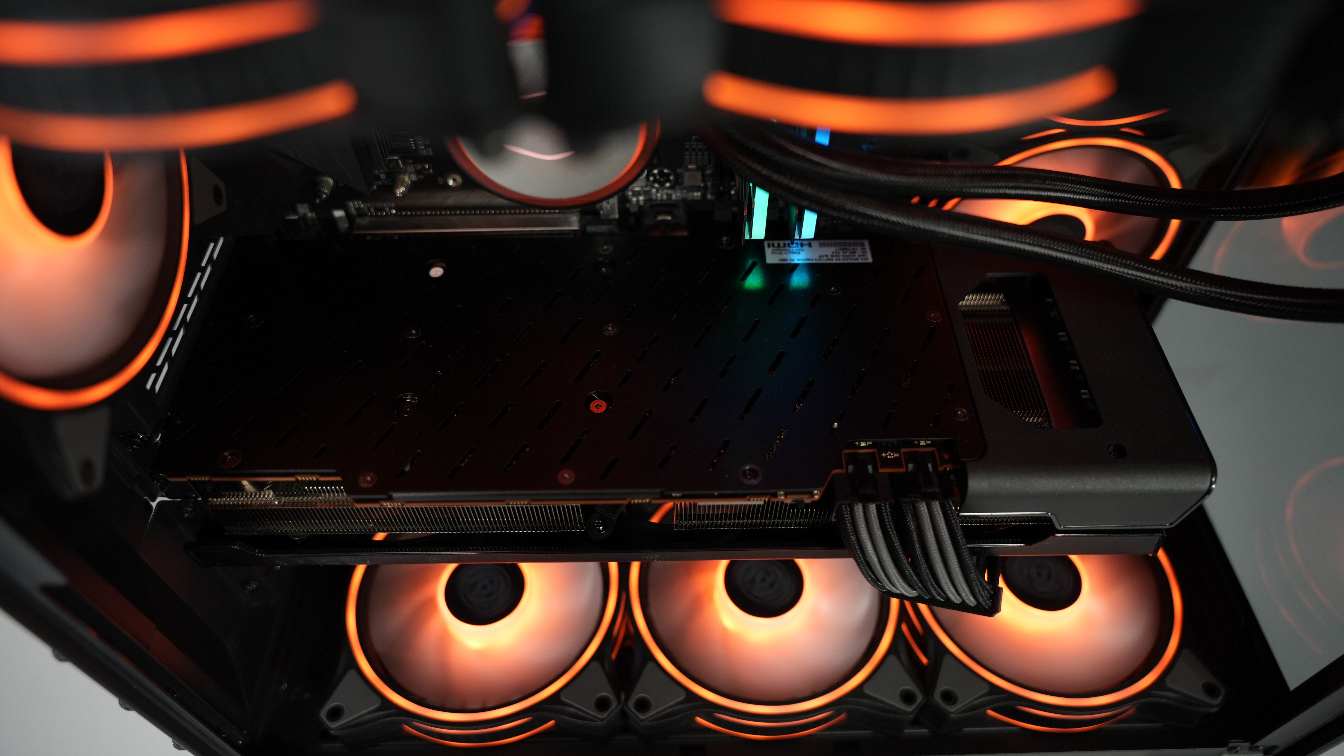Ryzen 7 5800X + RX 6800 Gaming PC
