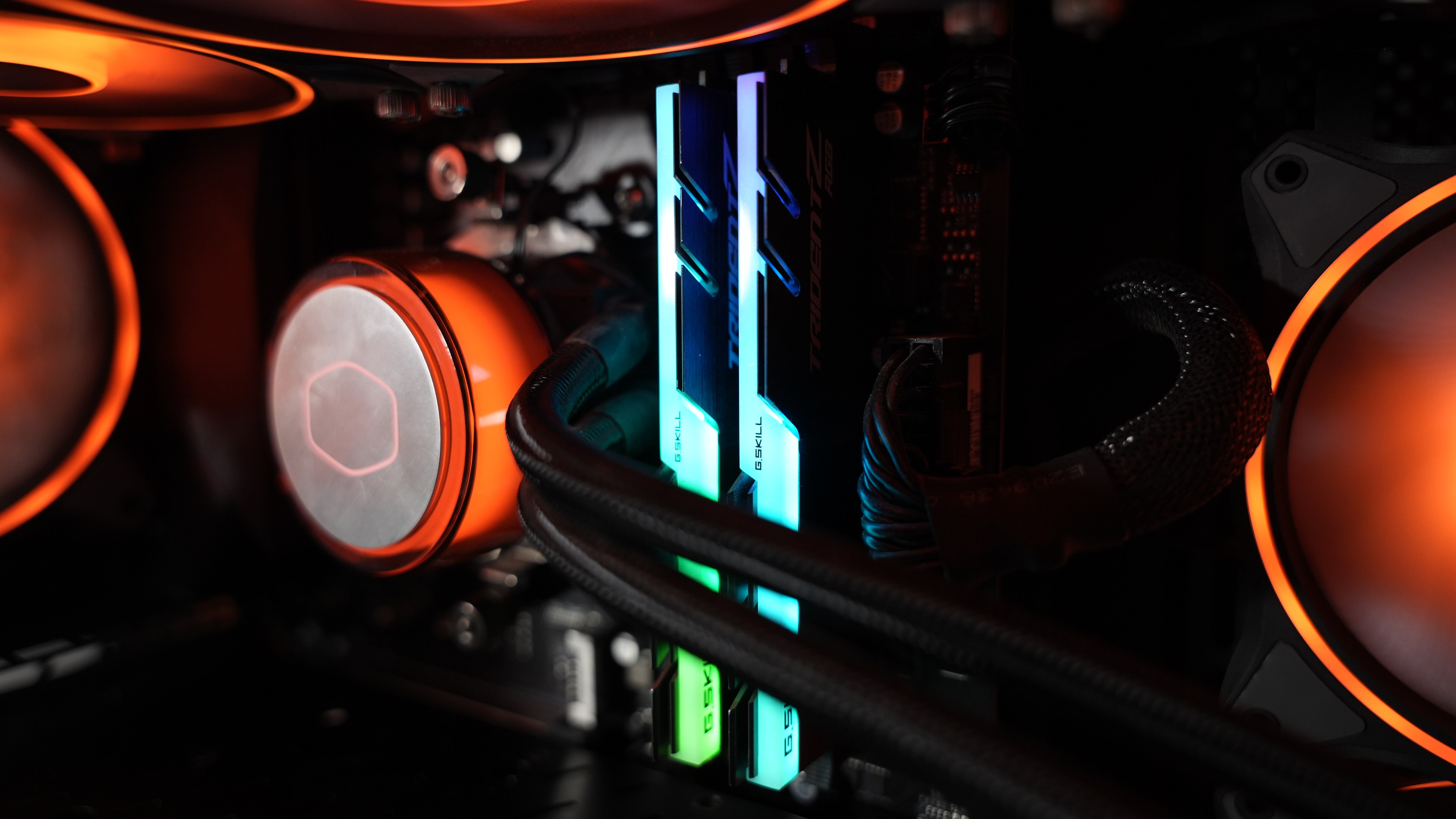 Ryzen 7 5800X + RX 6800 Gaming PC