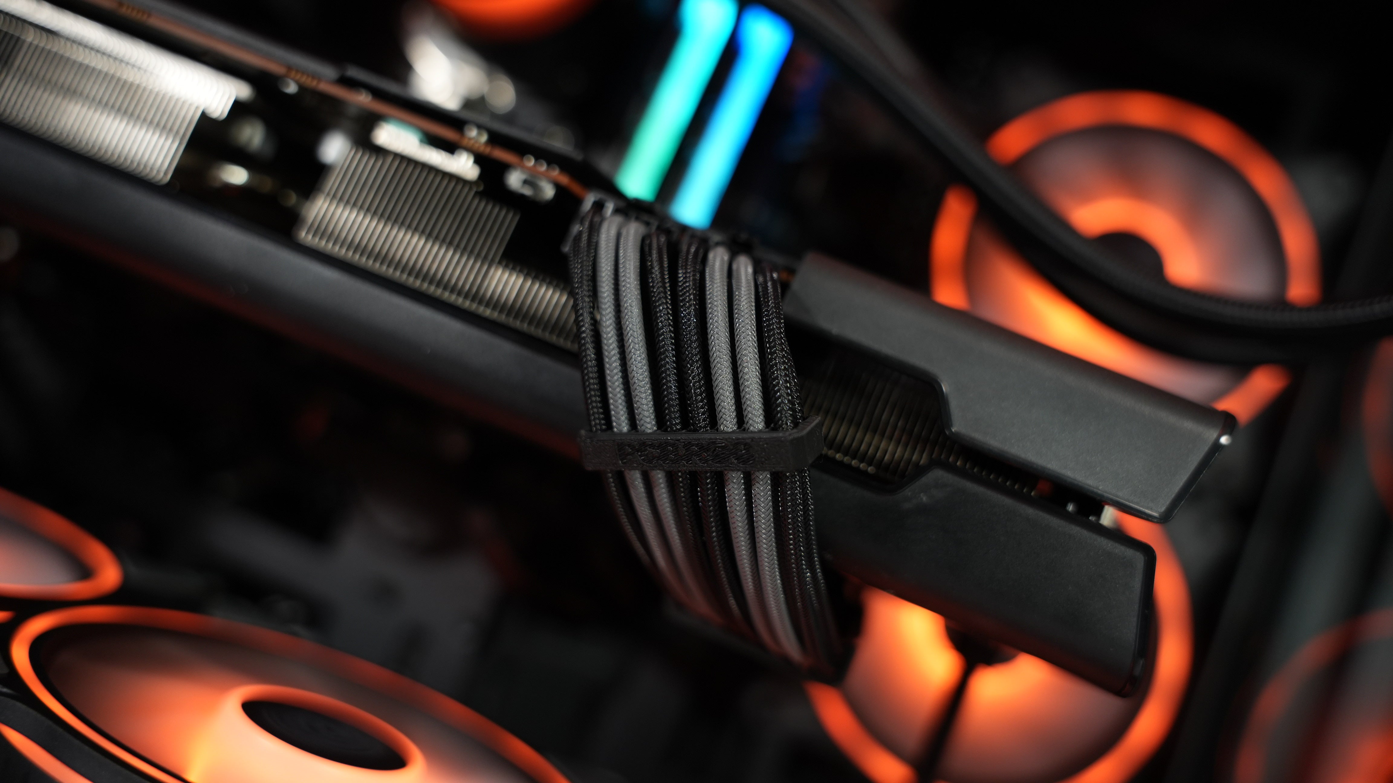 Ryzen 7 5800X + RX 6800 Gaming PC