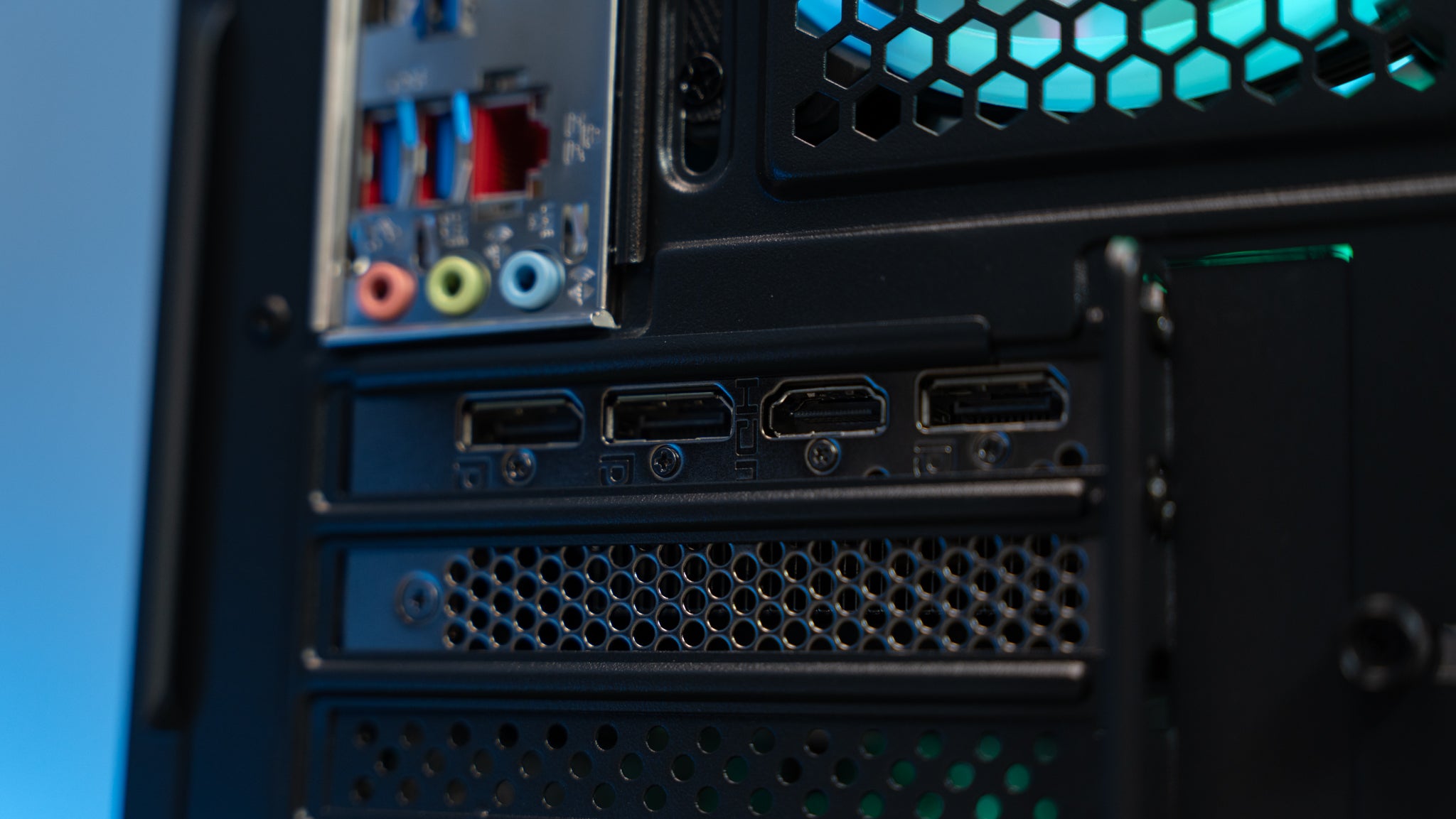 COMPUTADOR GAMING - I5 12400F / AMD RX 6600 8GB / 16GB RAM / 1TB SSD / MONITOR NTECH RX2 23.8 165HZ 1MS - CHIP7 SPIDER V1 PLUS
