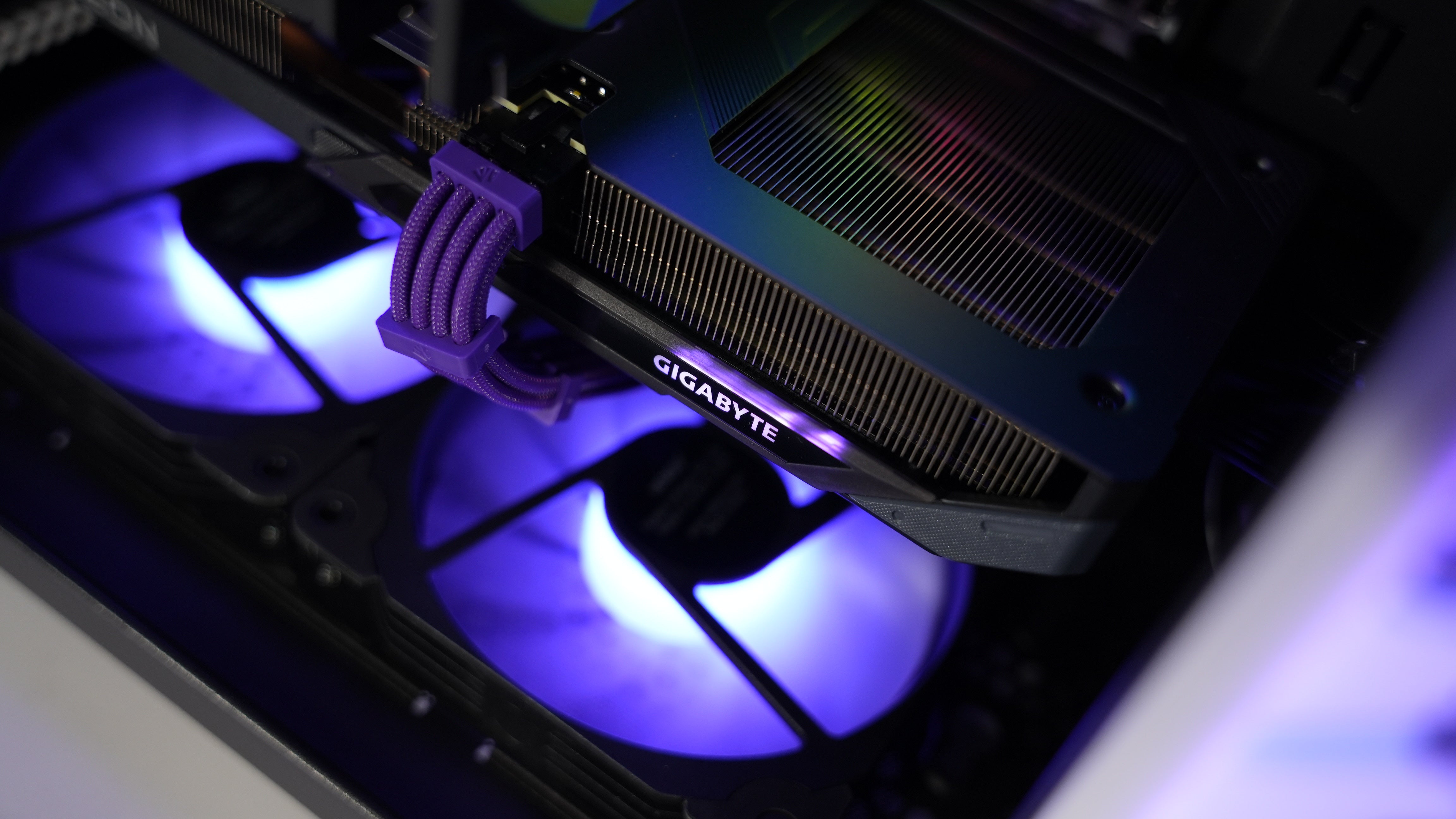 Ryzen 5 9600X + RX 9060XT Gaming/Streaming PC