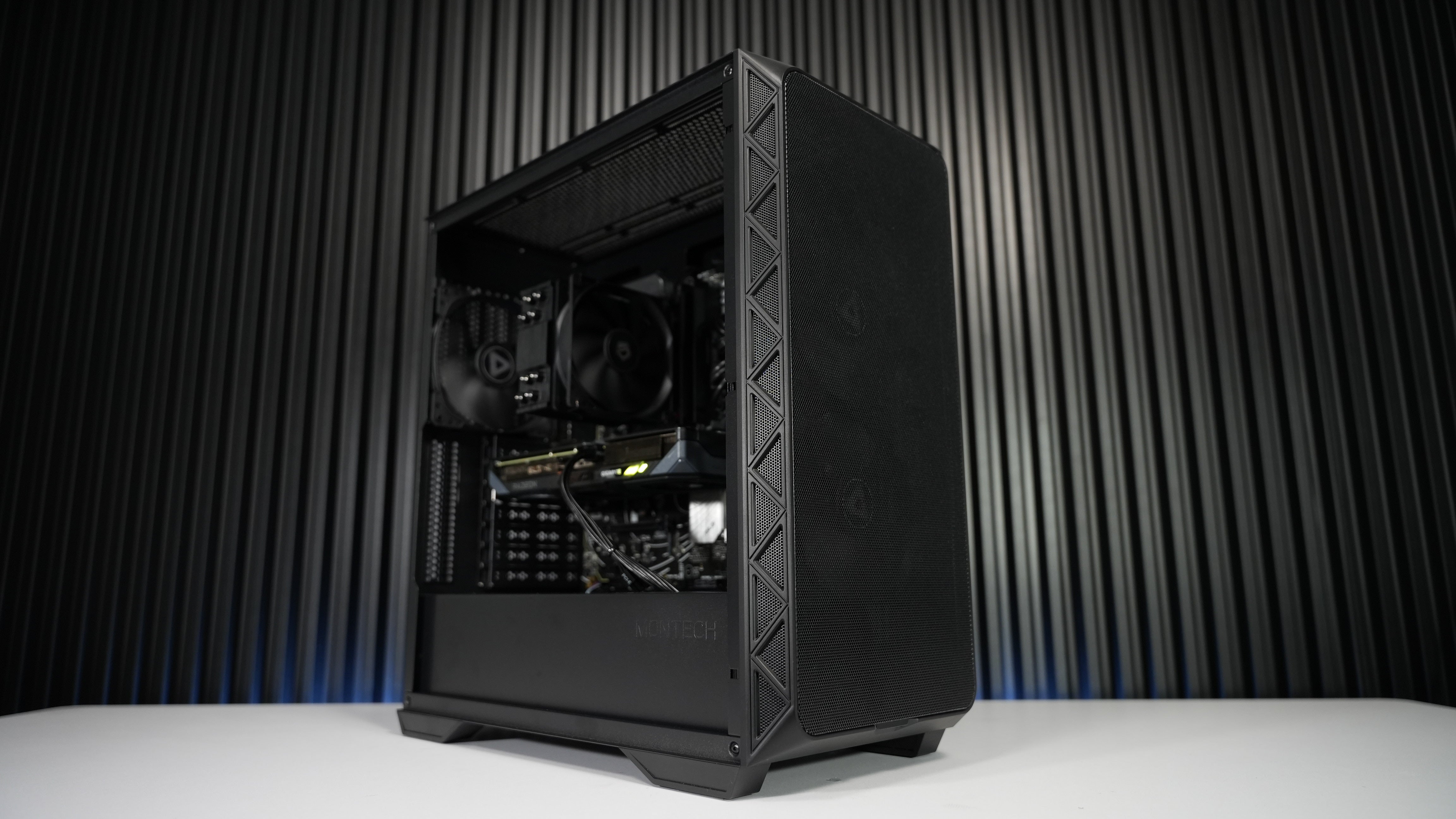 Ryzen 5 9600X + RX 9060XT 16GB Gaming PC