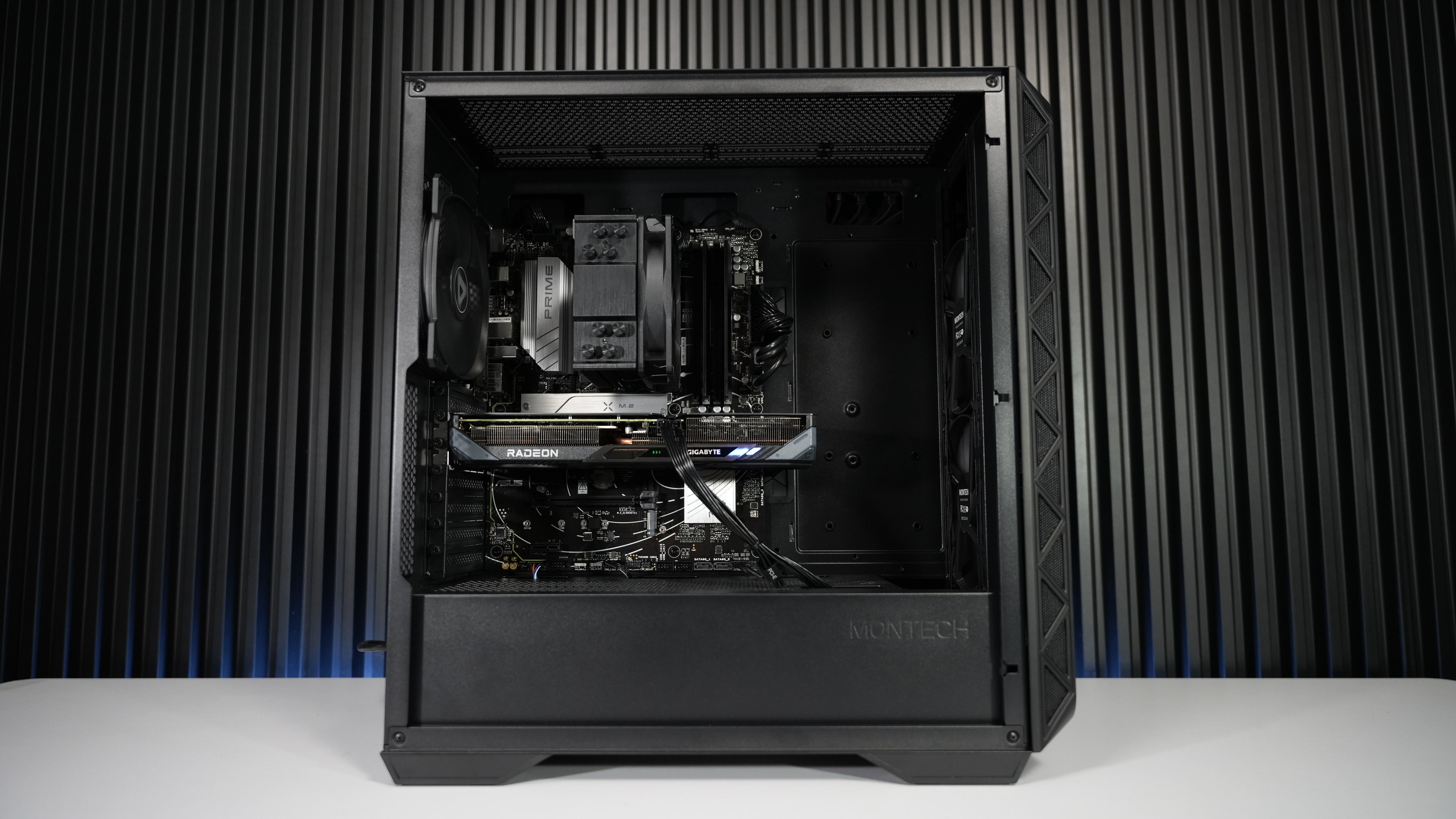 Ryzen 5 9600X + RX 9060XT 16GB Gaming PC