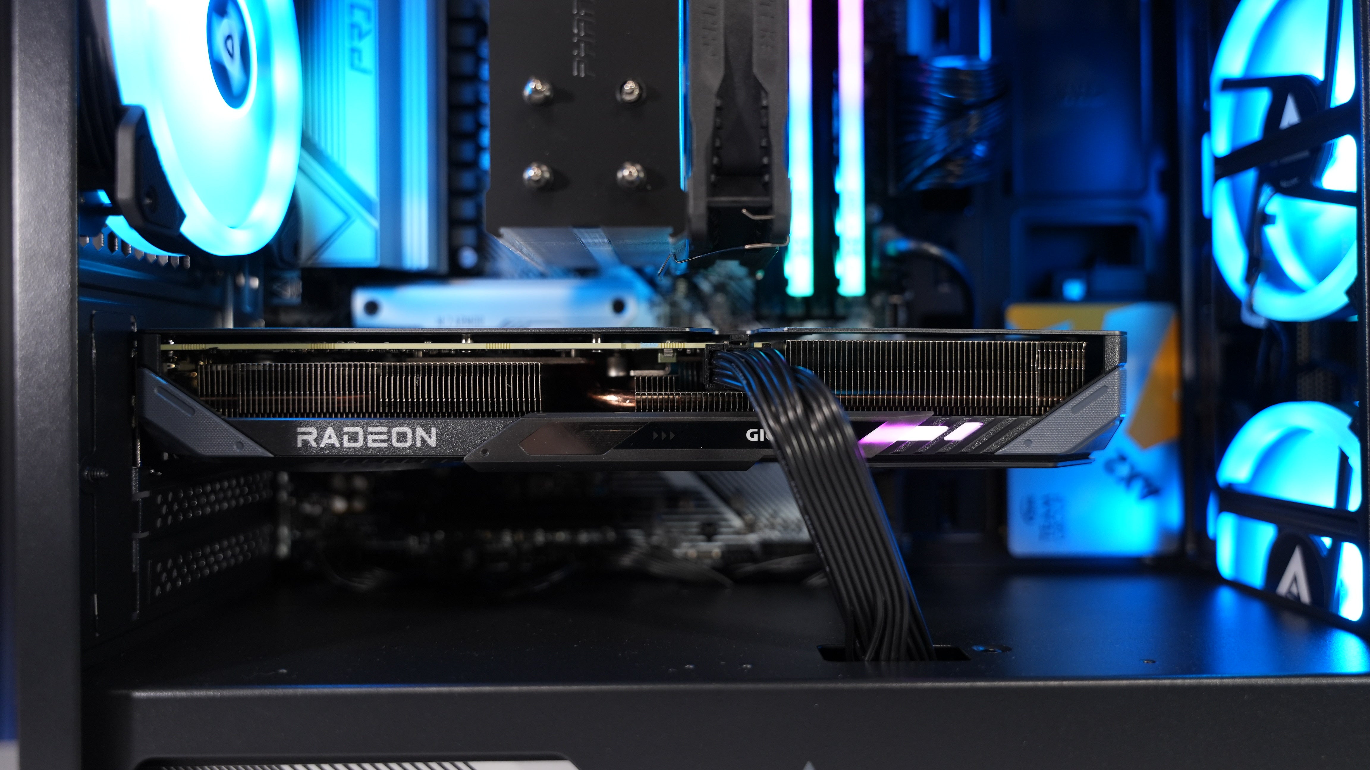 Ryzen 5 9600X + RX 9060XT 16GB Gaming/Streaming PC
