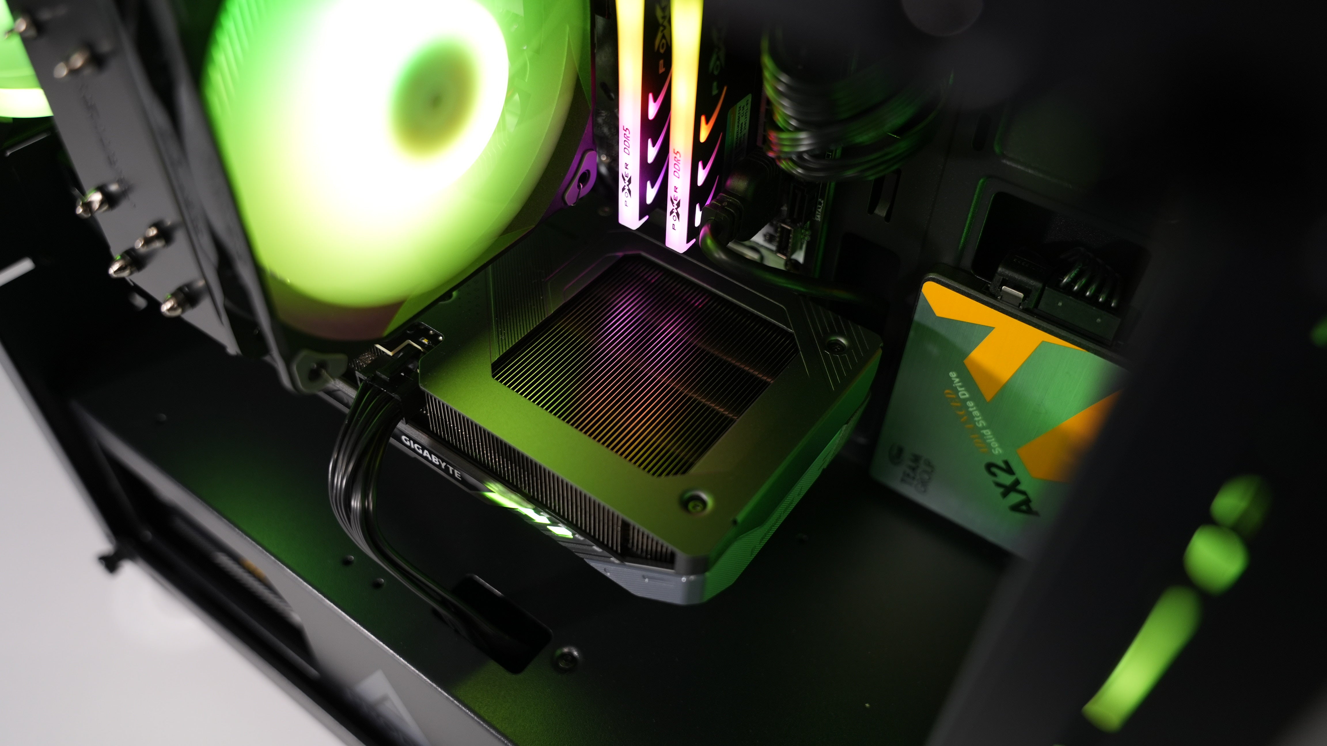 Ryzen 5 9600X + RX 9060XT 16GB Gaming/Streaming PC