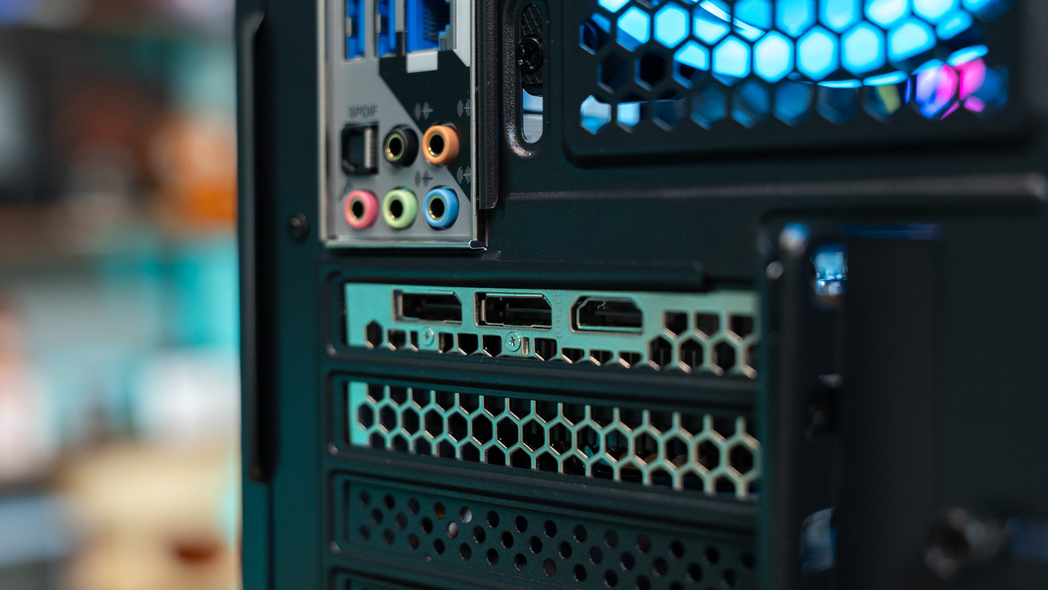 Gaming Pc (lite) + Radeon Hd + 9 Games (i3, Amd, Roblox, Sims 4, Dota, Office 2017, Hdmi, Computer, Hp, Pc, in Tower Hamlets, London