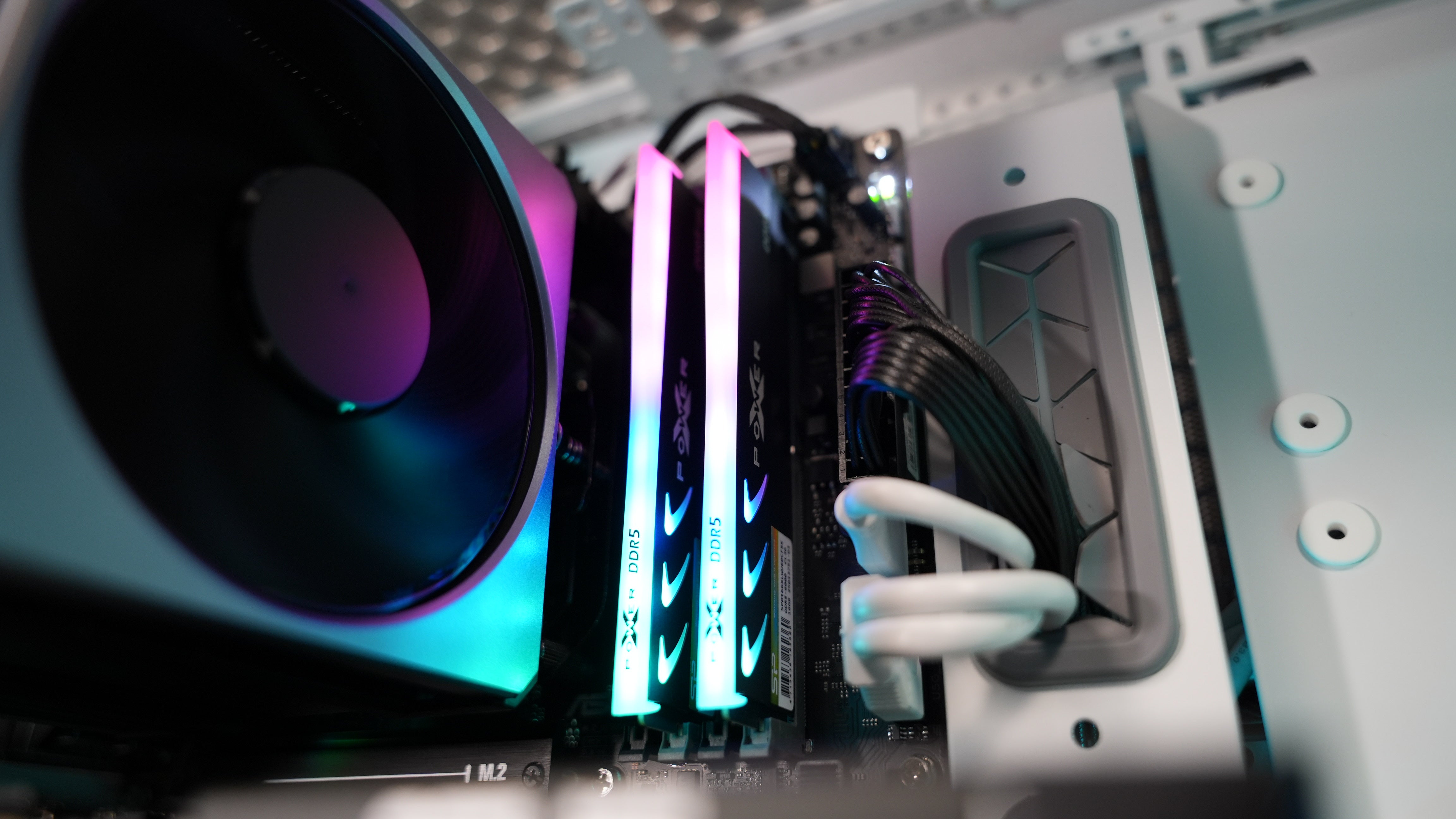 Ryzen 7 7800X3D + RTX 5070 Gaming/Streaming PC