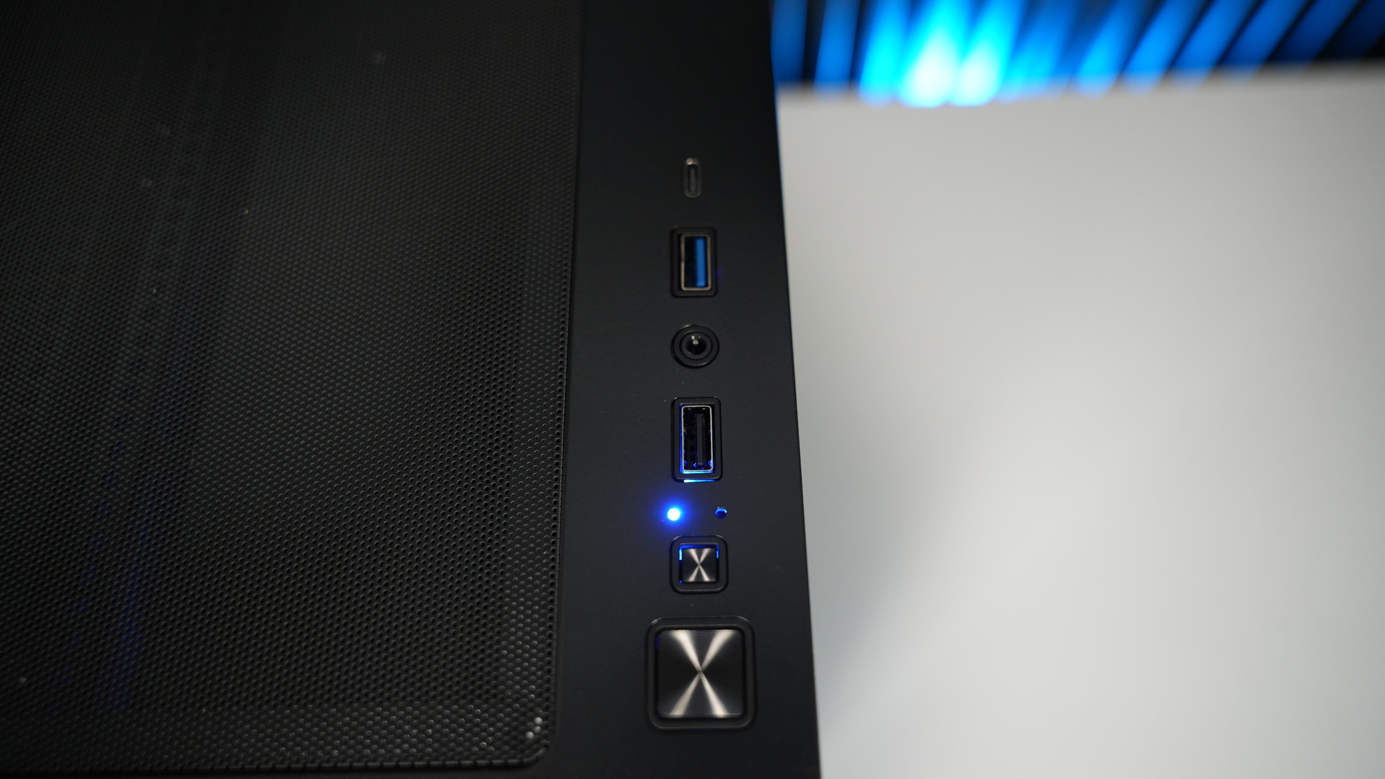 Intel Ultra 7 265K + RTX 5080 Gaming/Streaming PC