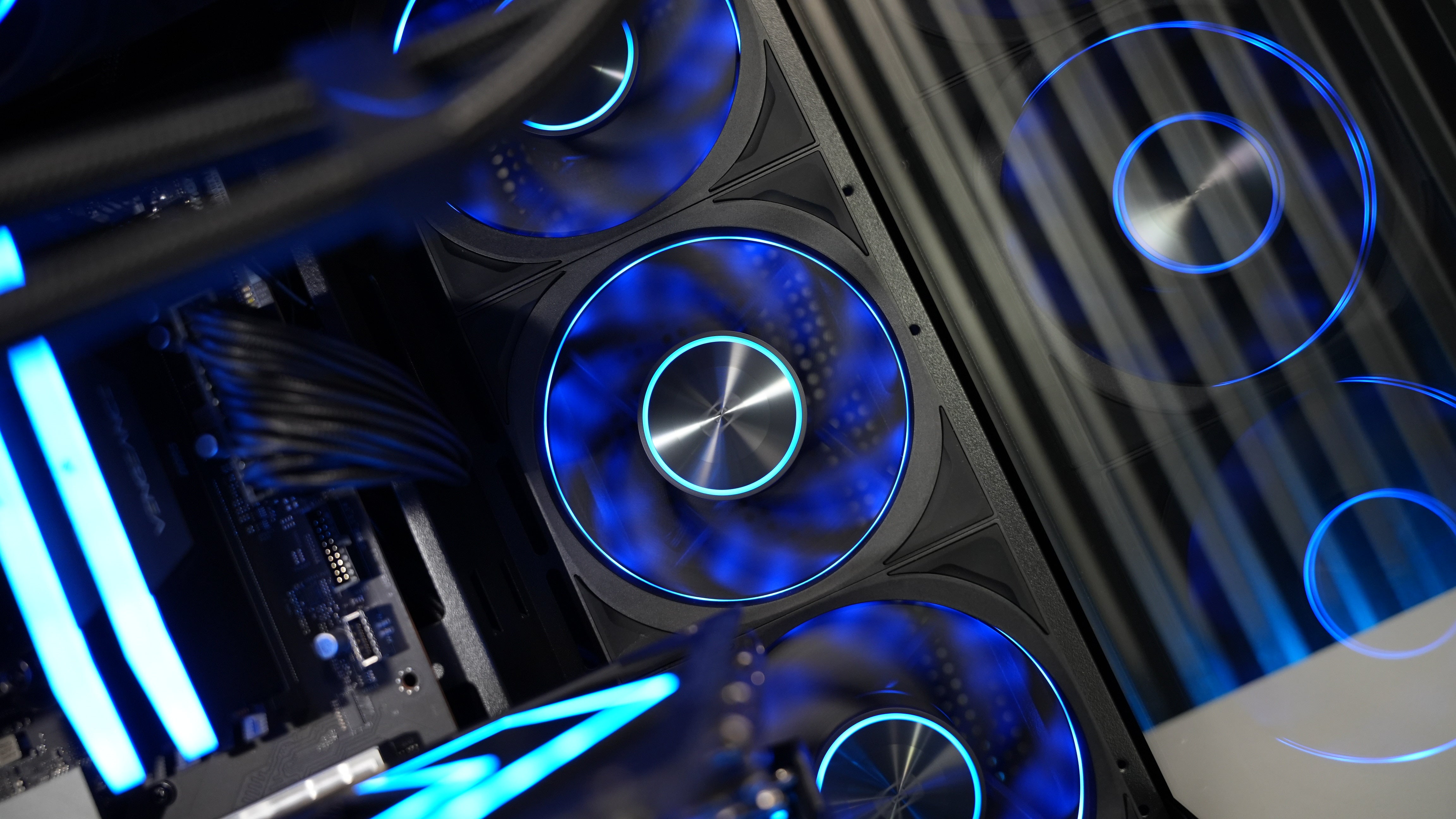 Intel Ultra 7 265K + RTX 5080 Gaming/Streaming PC
