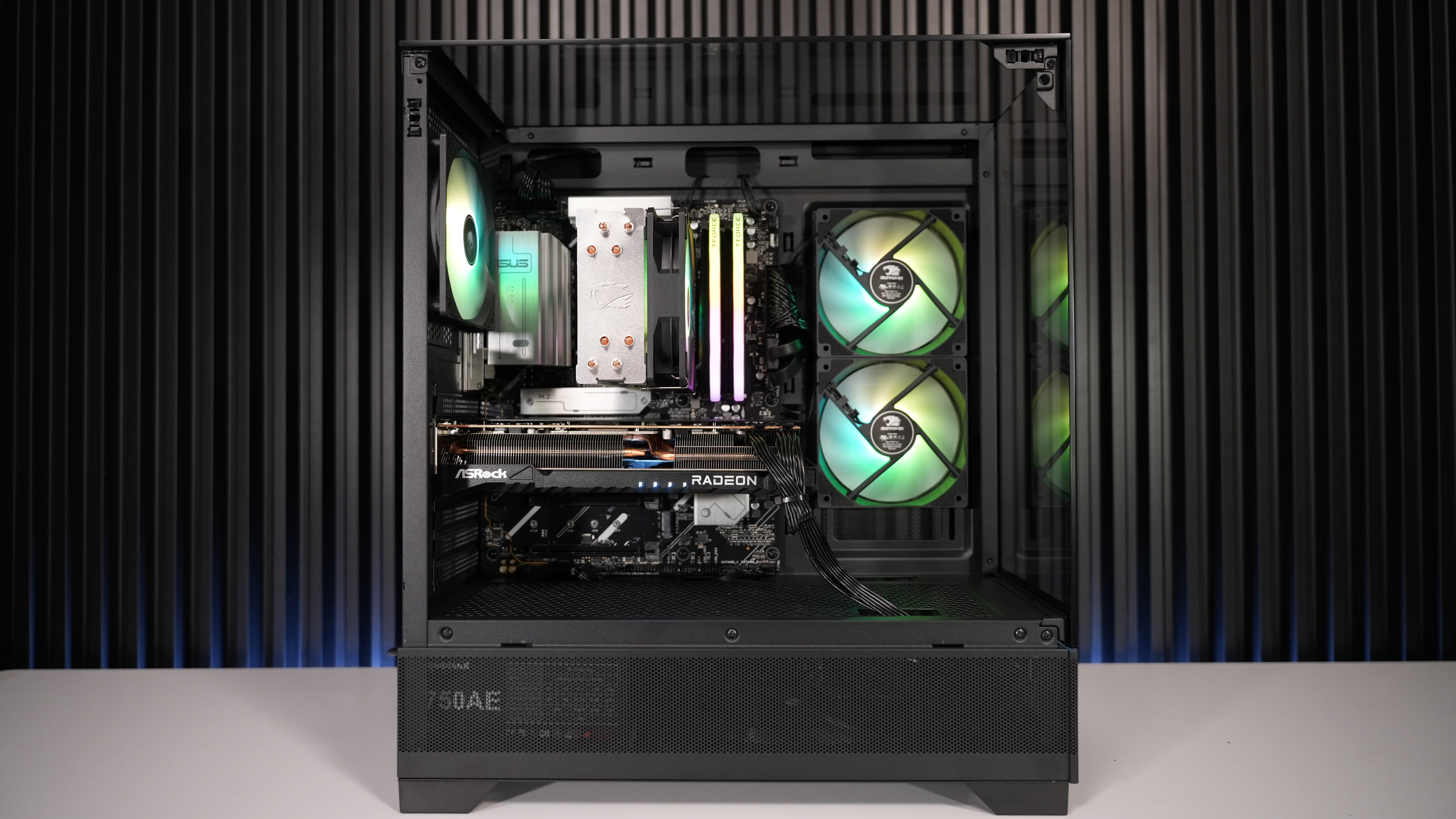 Ryzen 7 8700F + RX 7700XT Gaming PC