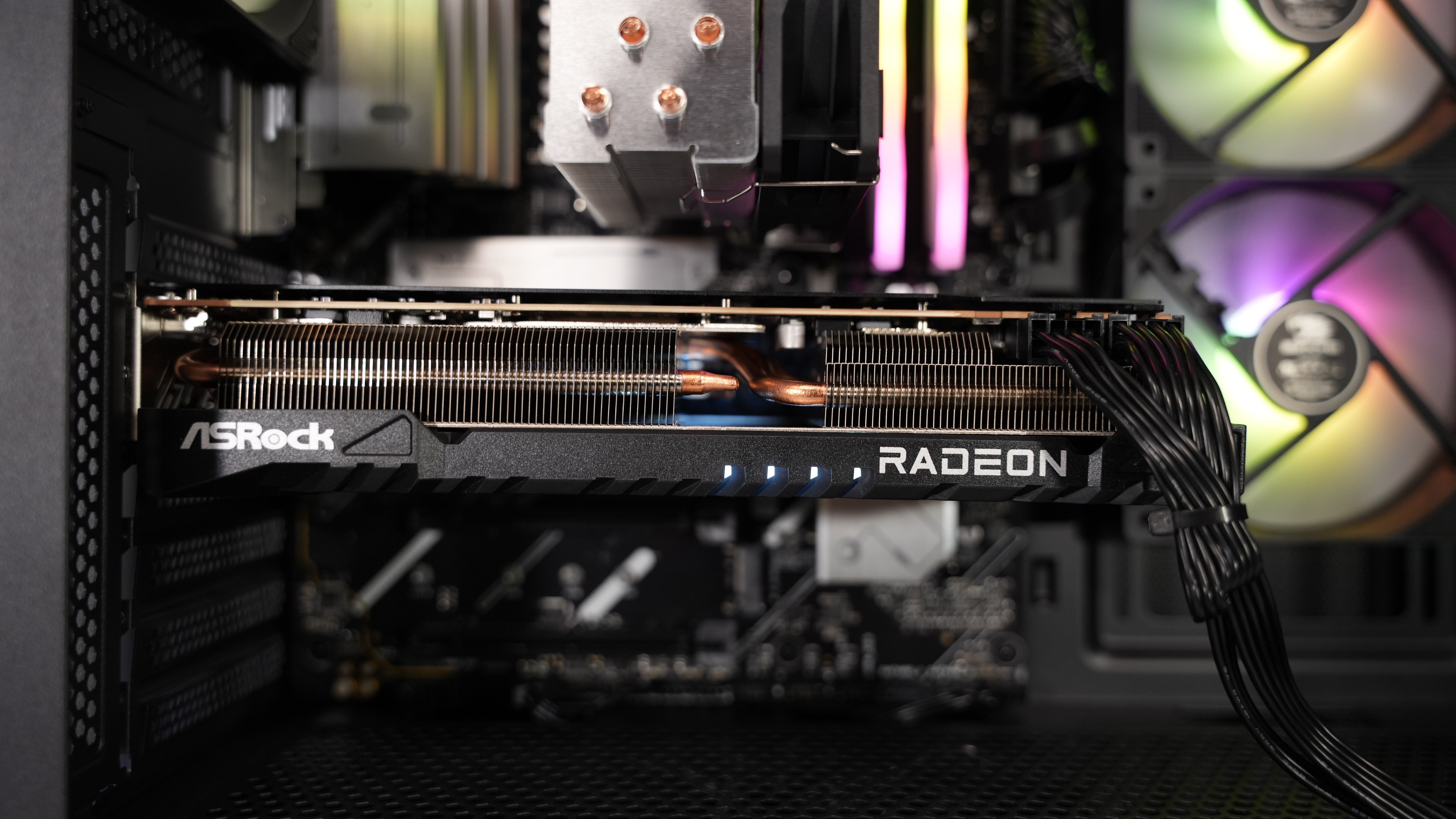 Ryzen 7 8700F + RX 7700XT Gaming PC