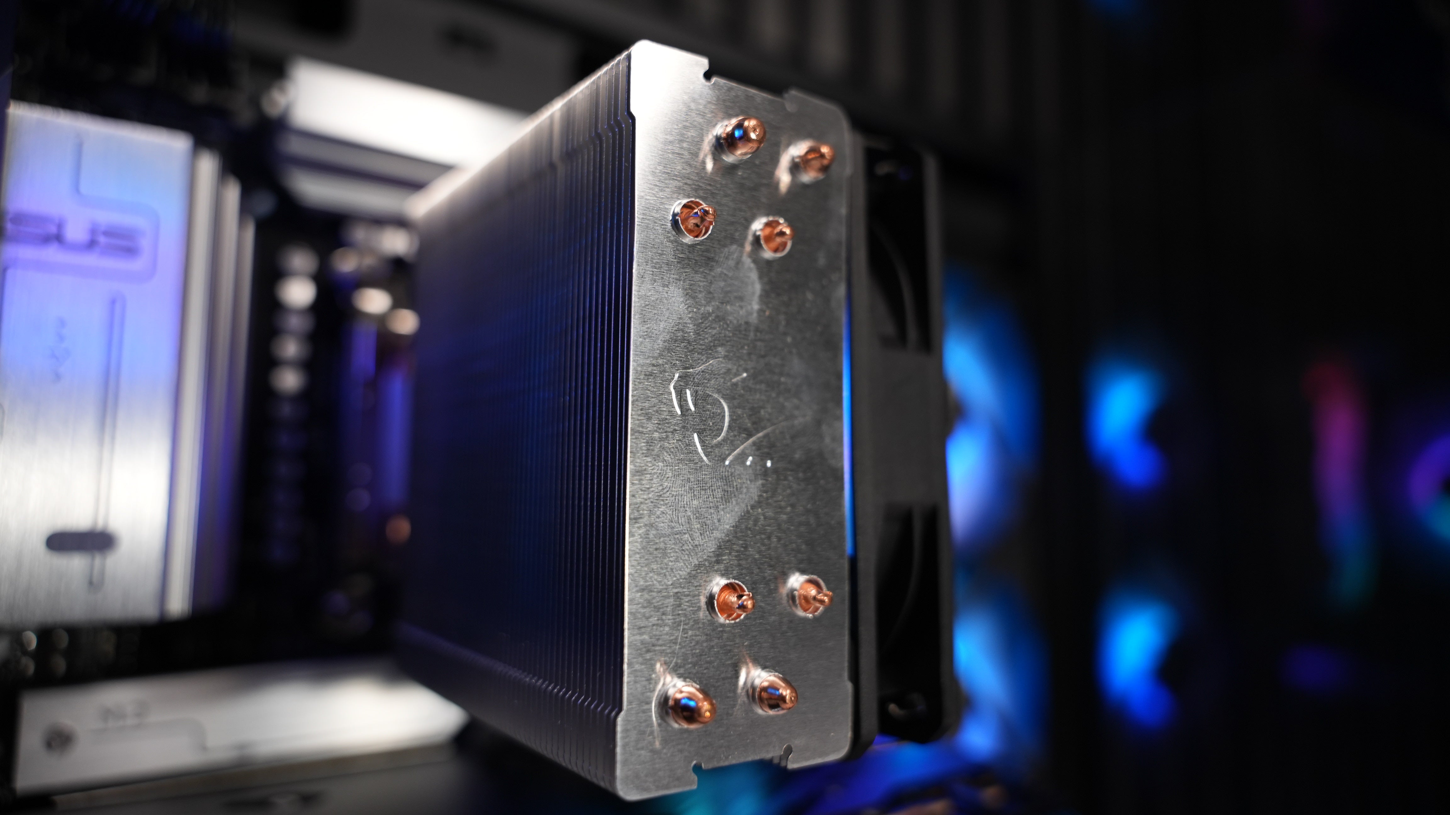Ryzen 7 8700F + RX 7700XT Gaming PC