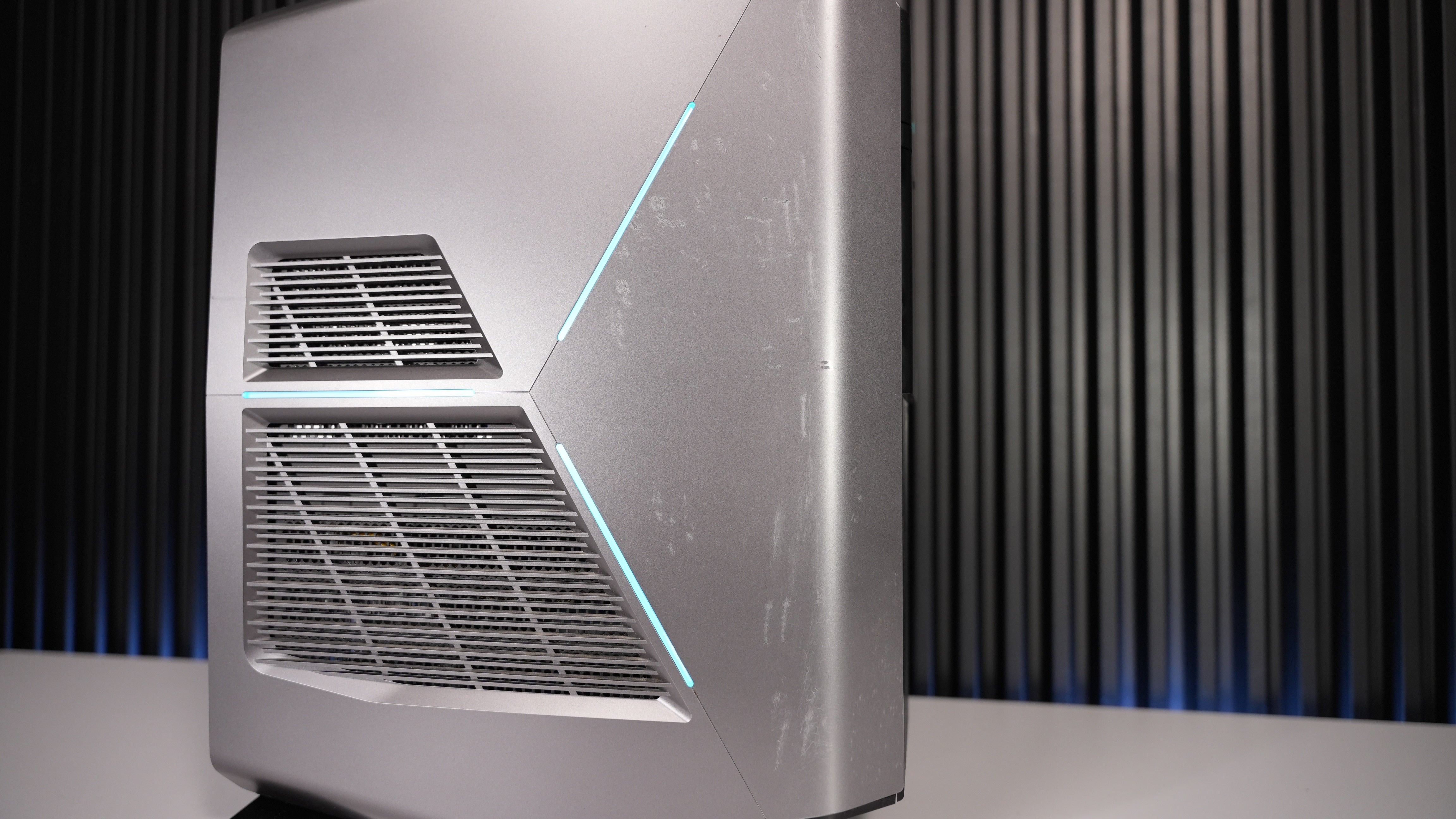 Intel i7 9700K + RTX 2080 Ti Gaming PC